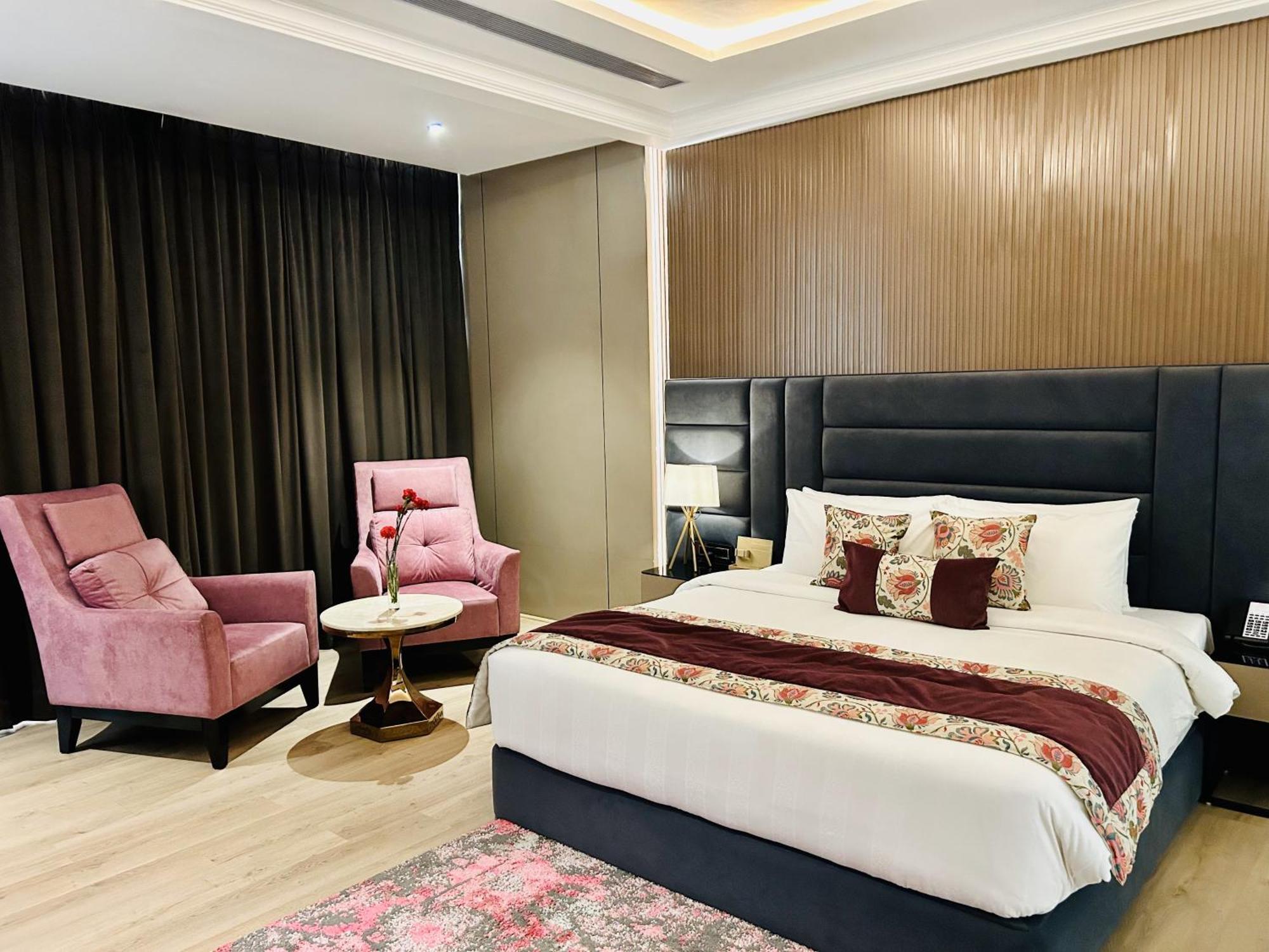 Fortune Ranjit Vihar, - Member Itc Hotels' Group 4*