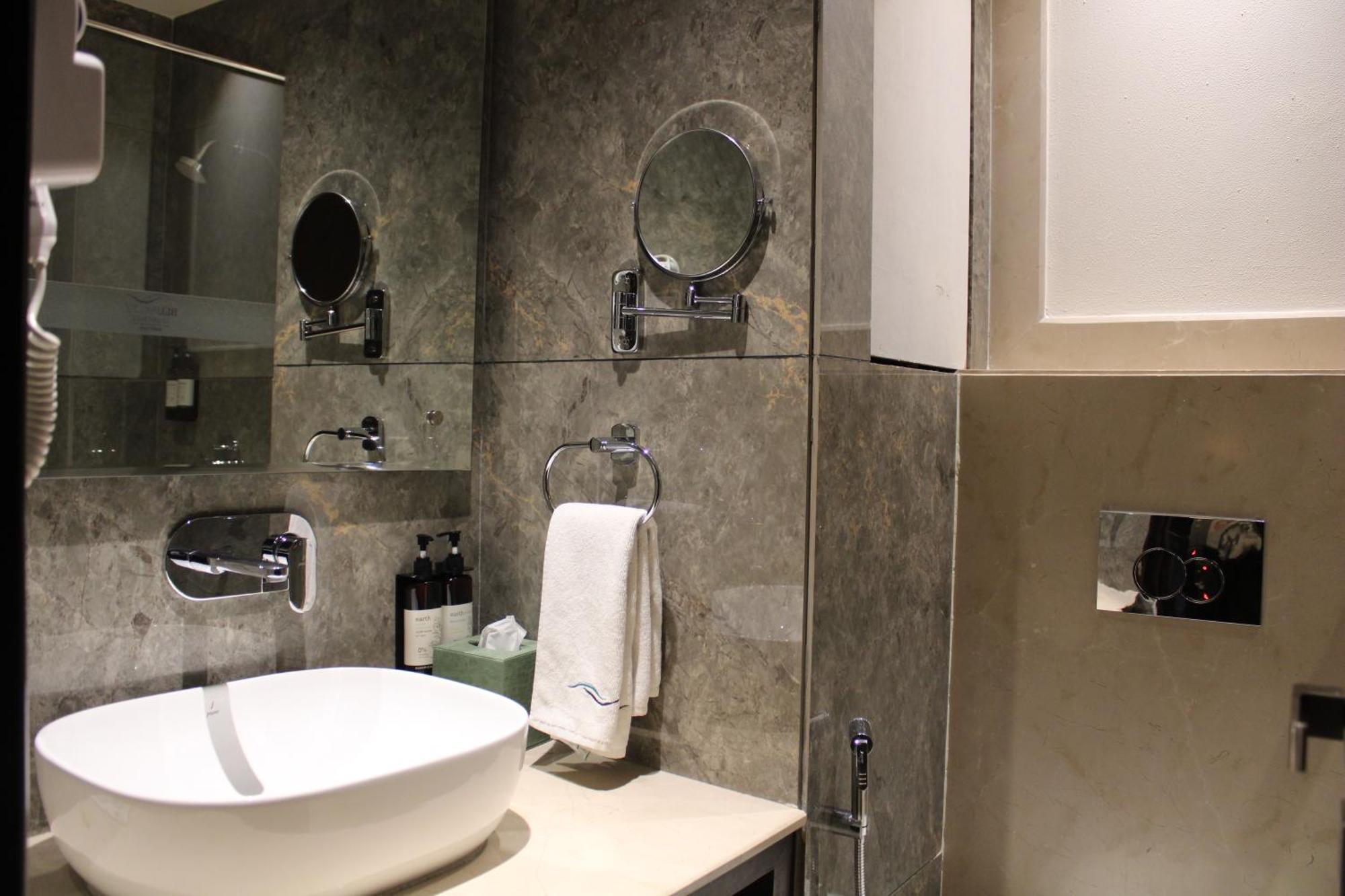 Hotel Blusalzz Amritsar