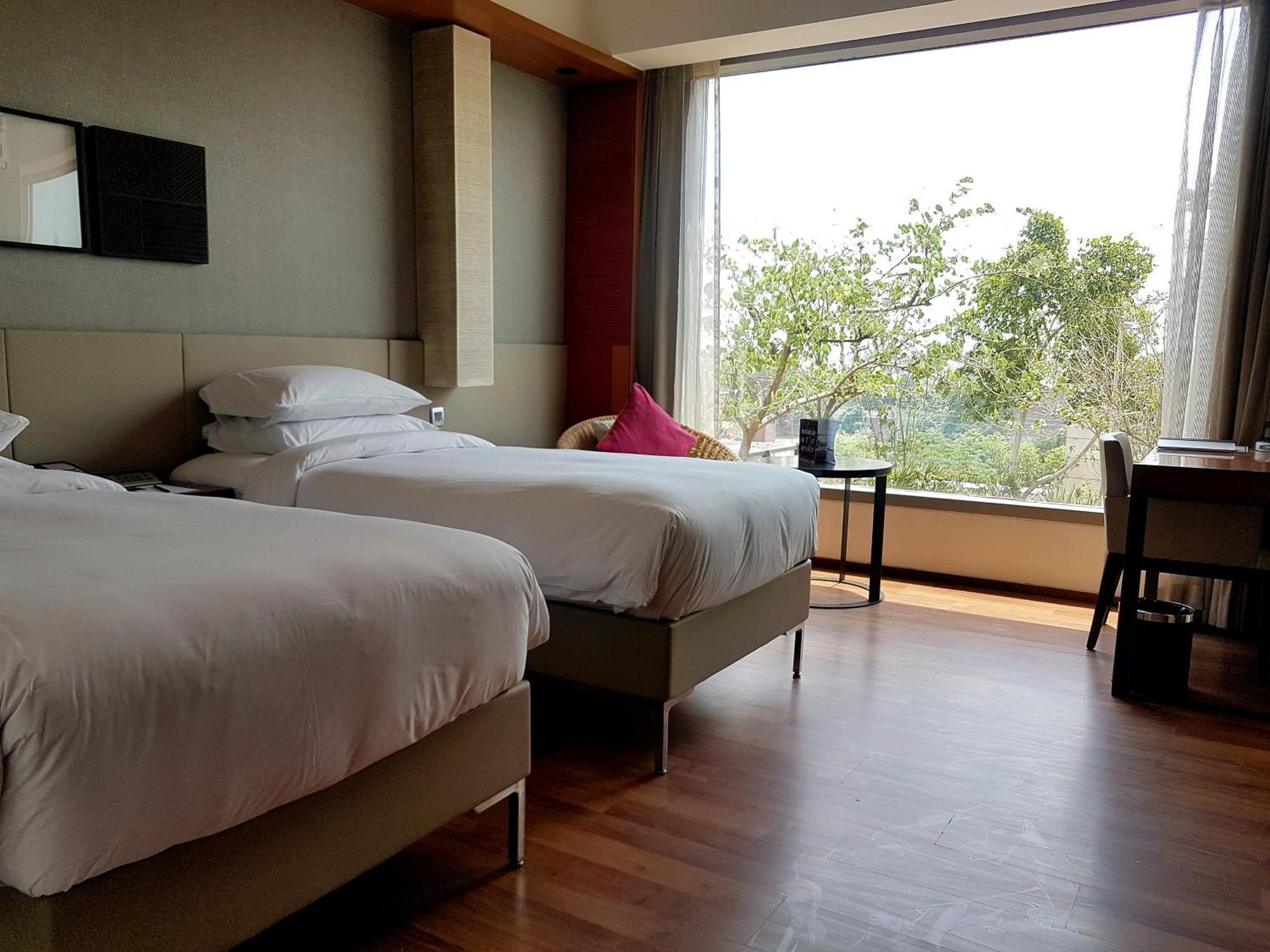 Hyatt Regency & Hotel