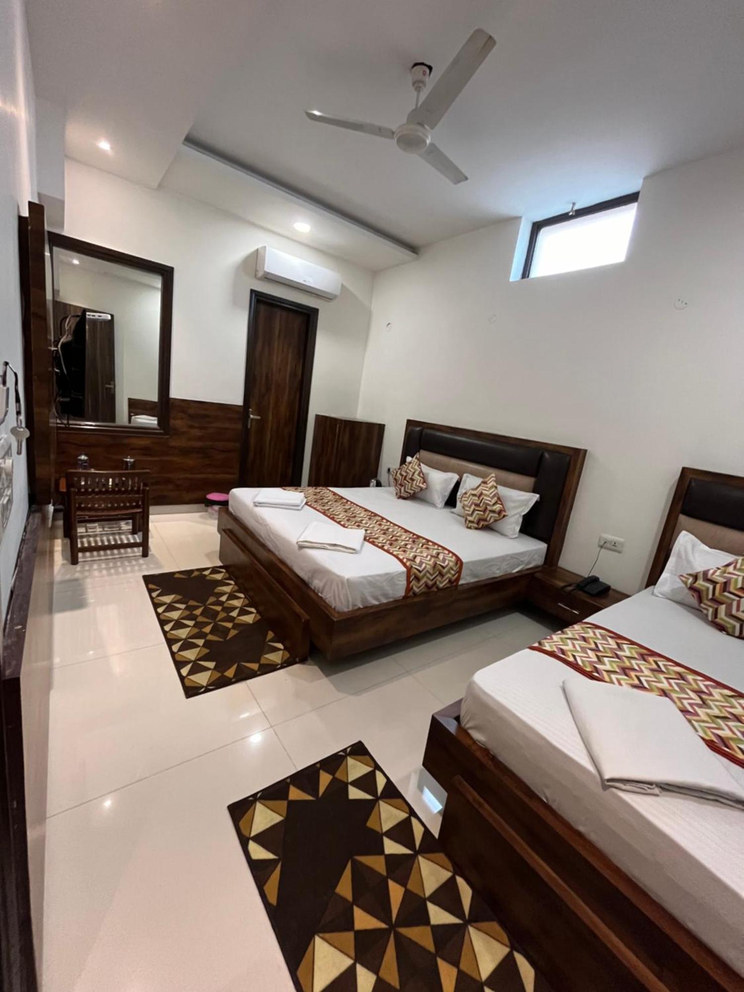 Hotel Sb Residency Amritsar