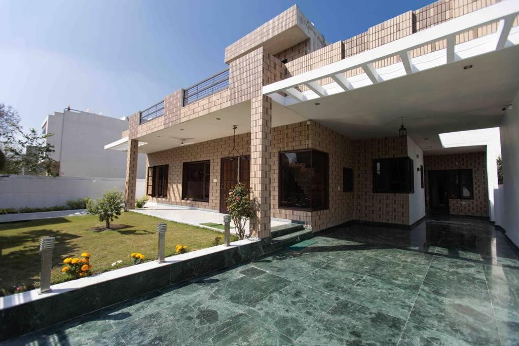 Villa The Lawn House : 3bhk Furnished With Lawn *