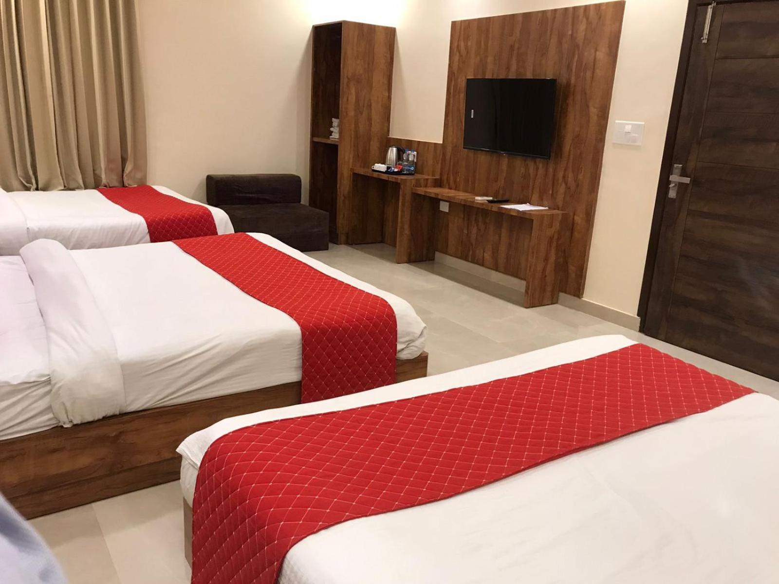 Hotel Hampton - 200 Mt From Golden Temple Amritsar