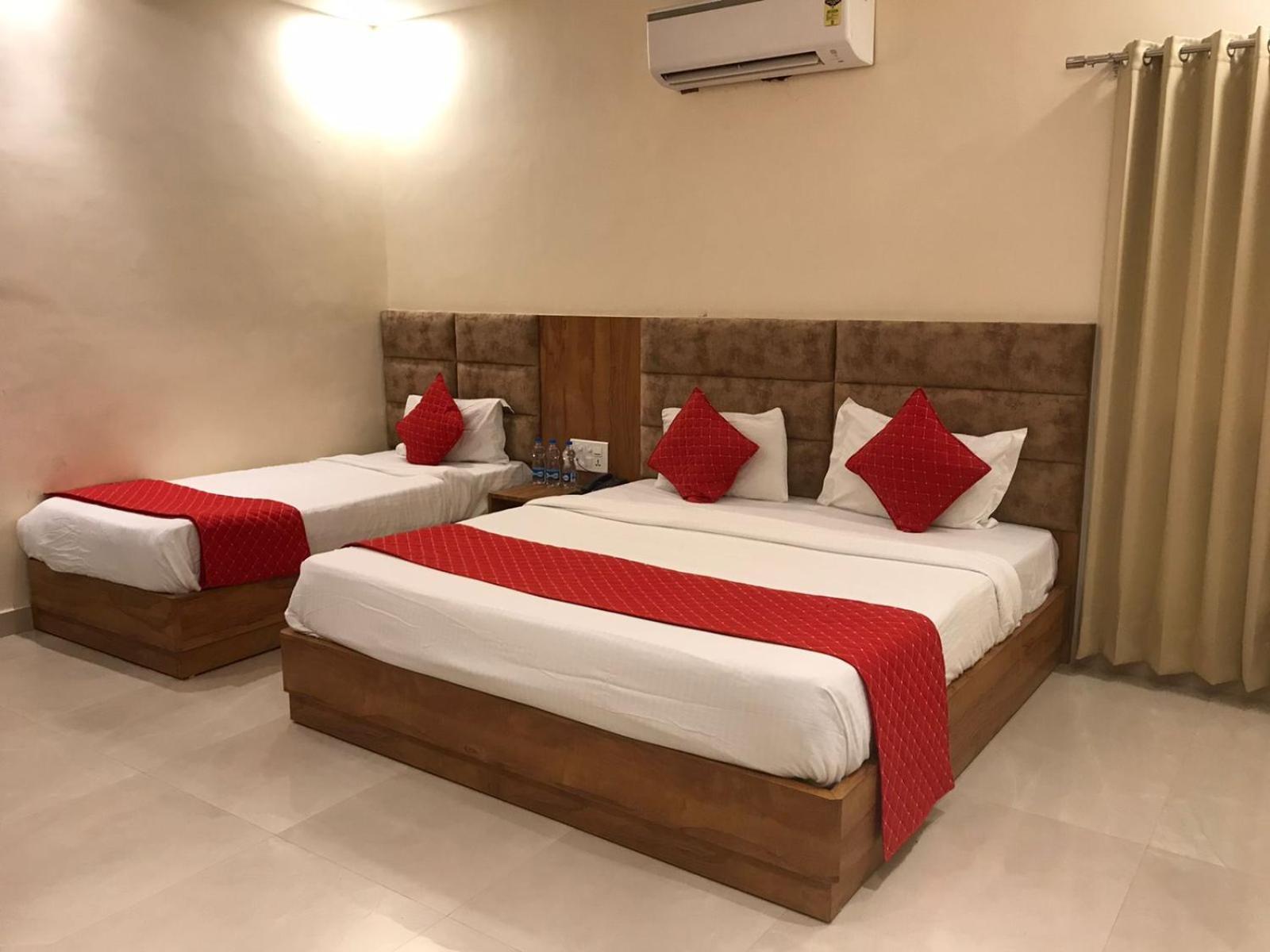 Hotel Hampton - 200 Mt From Golden Temple