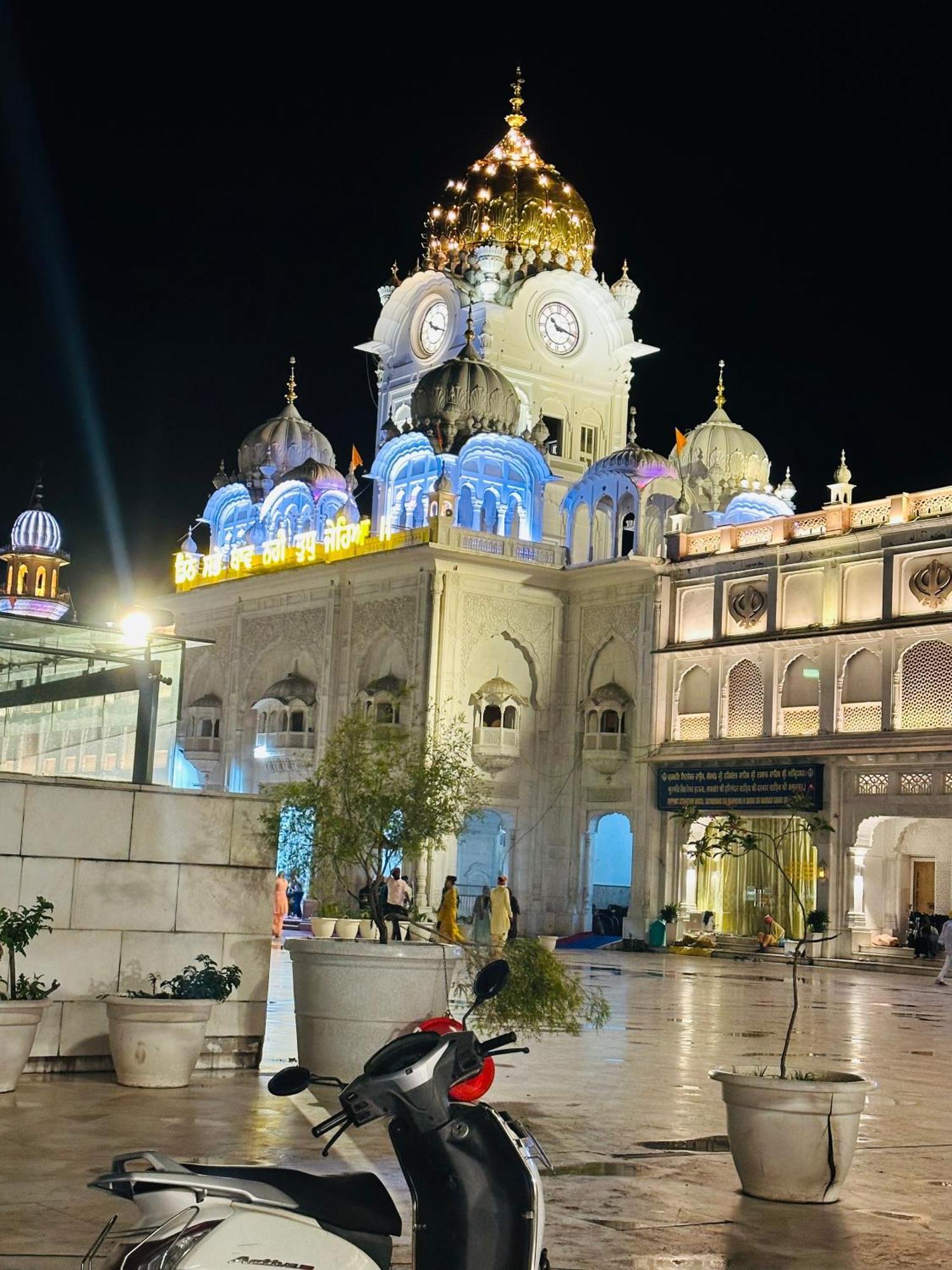 Embasy Near Golden Temple Hotel Amritsar