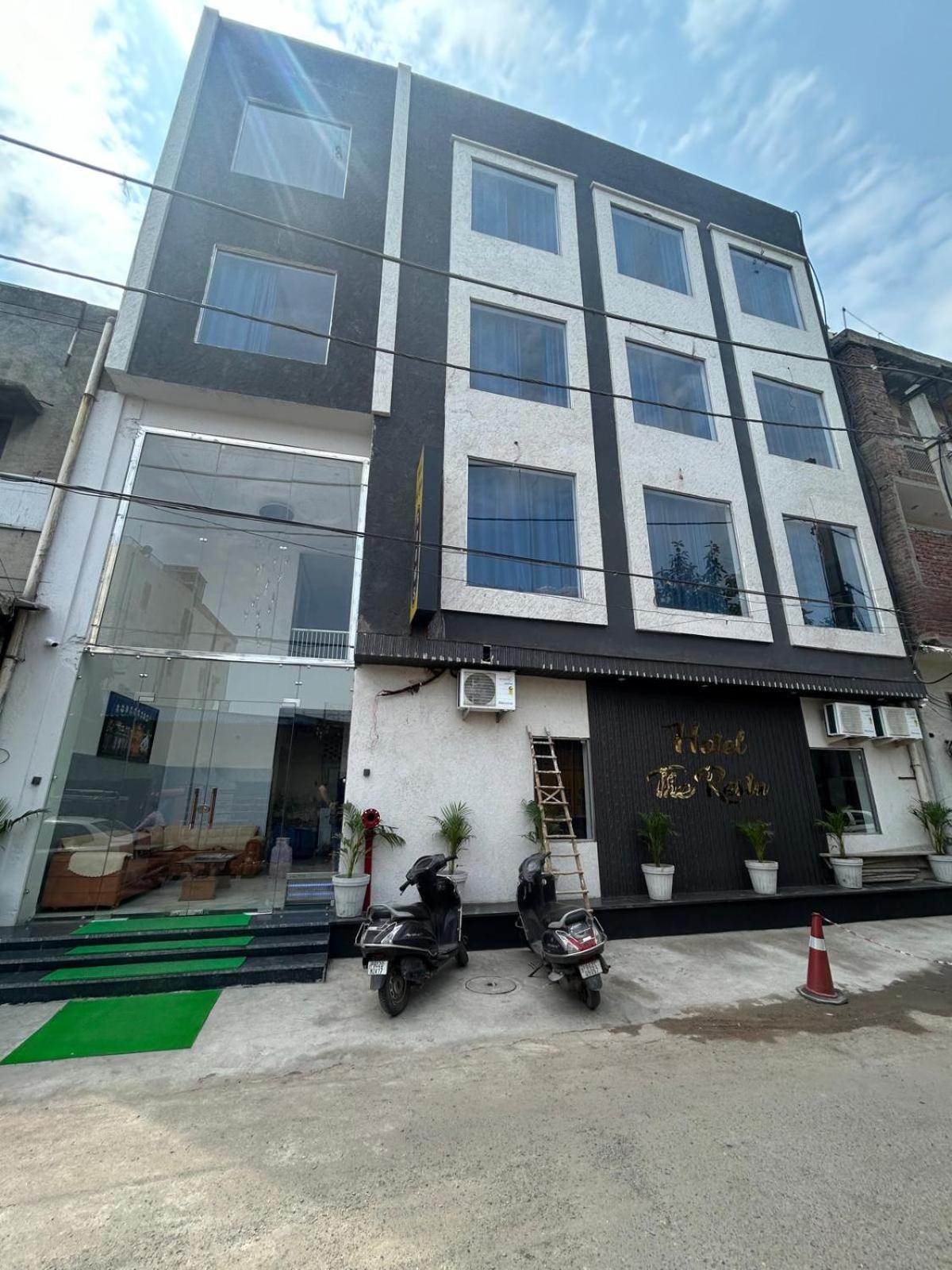 The Restu And Restaurant 300 Meter From Golden Temple Amritsar