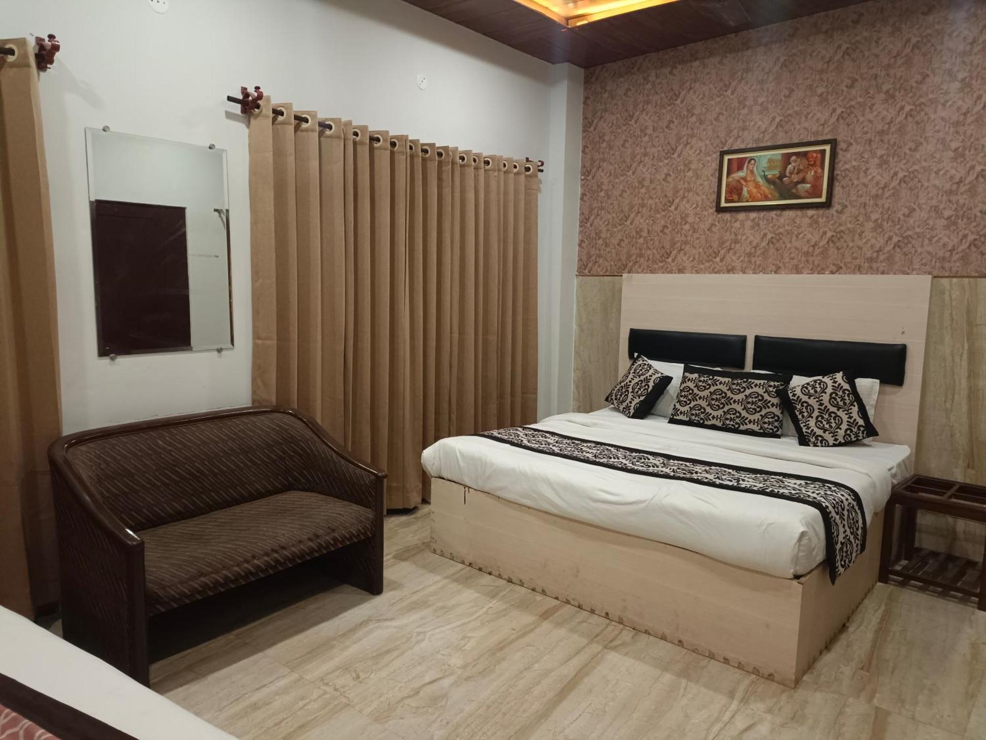Hotel Heritage Homes - 100 Steps From Golden Temple Amritsar