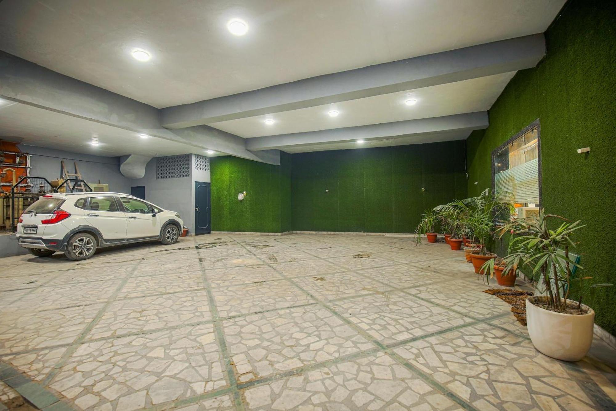 Hotel Ricky International 3*