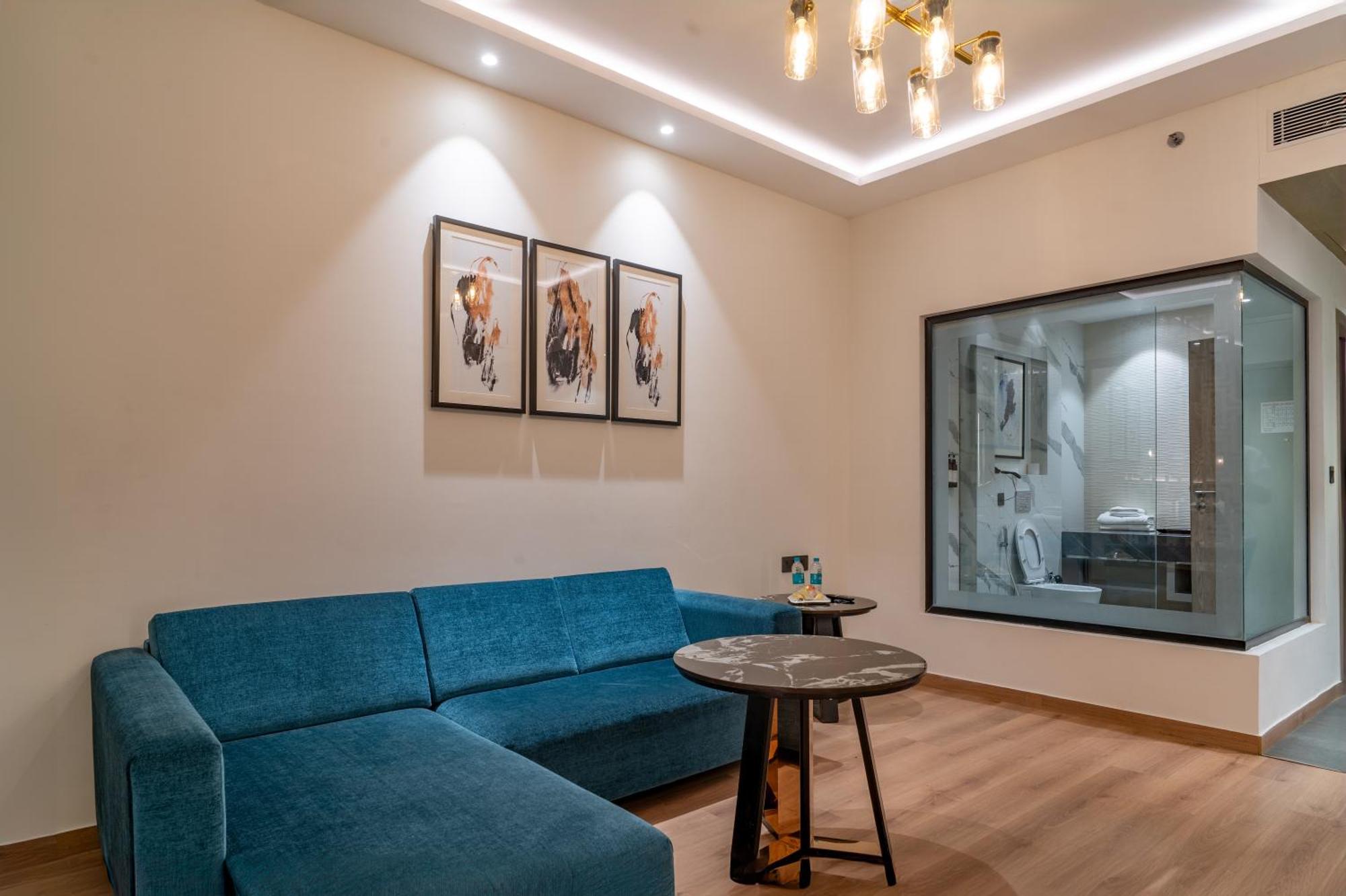 Hotel Regenta Place By Royal Orchid Limited 4*