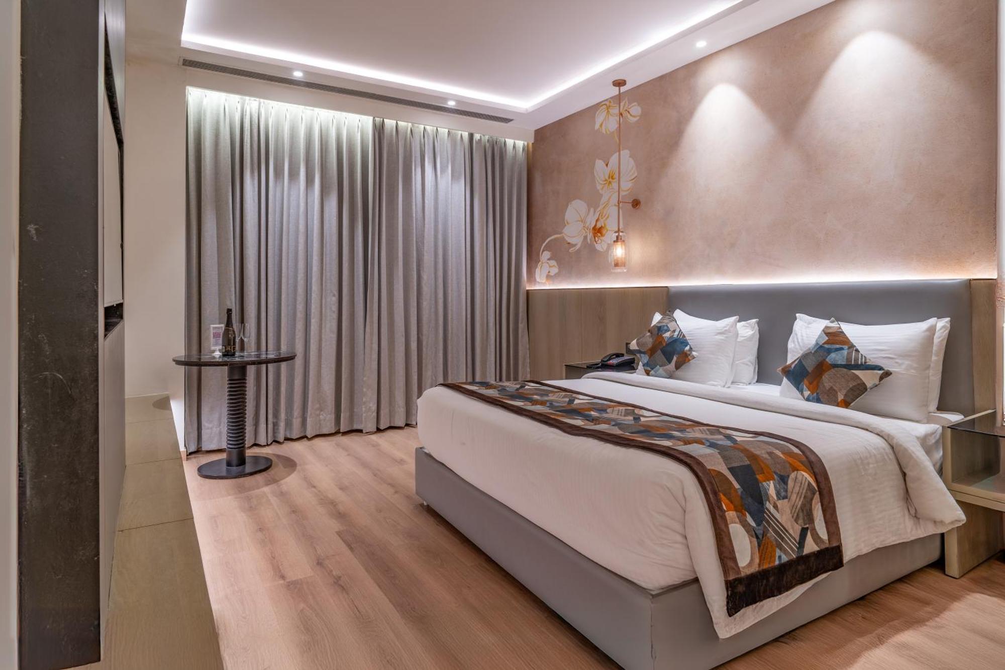 Hotel Regenta Place By Royal Orchid Limited 4*