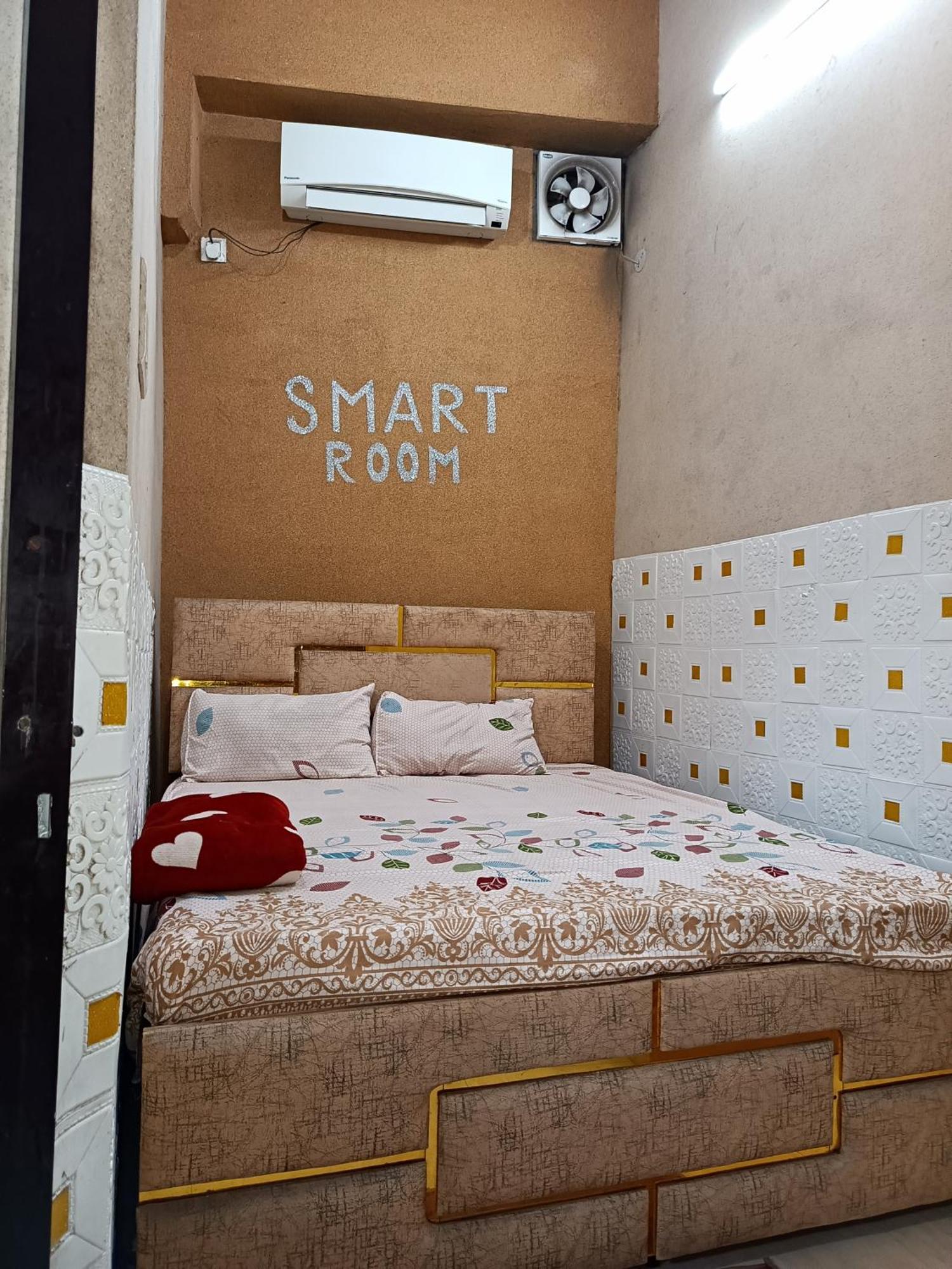 Sidhu Double Bed Attach Bathroom *