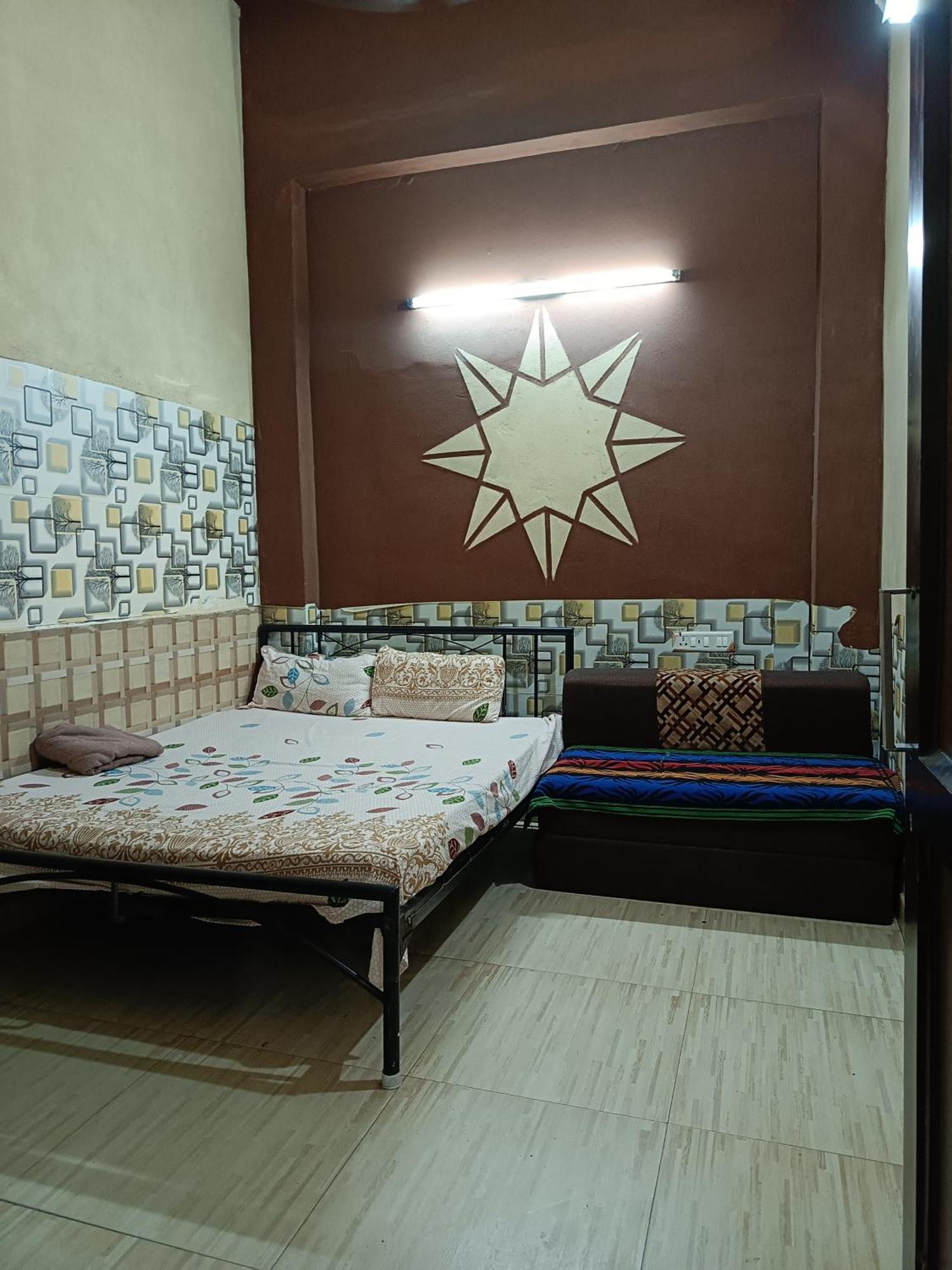 Guest house Sidhu Double Bed Attach Bathroom