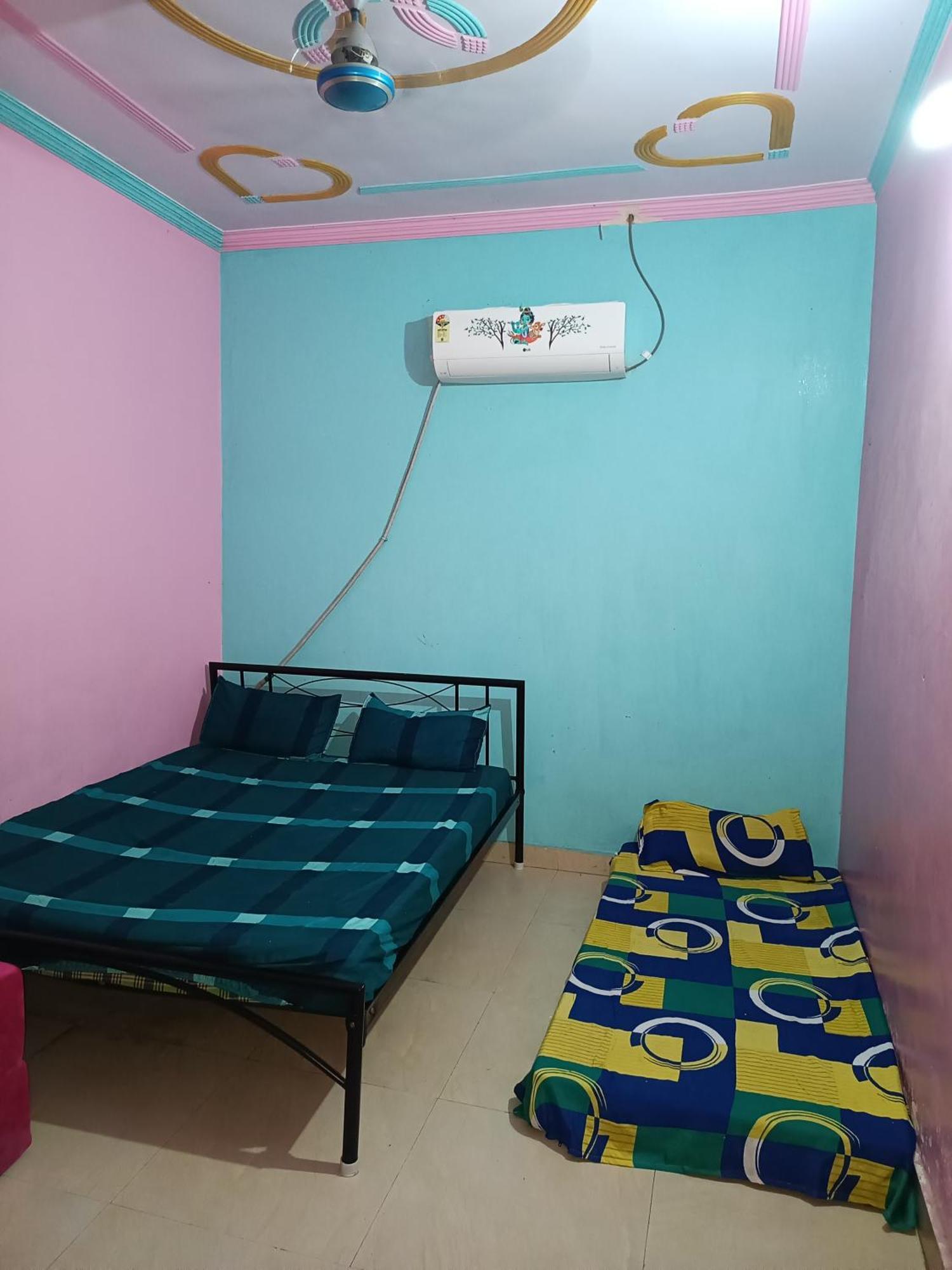 Sidhu Double Bed Attach Bathroom Guest house *