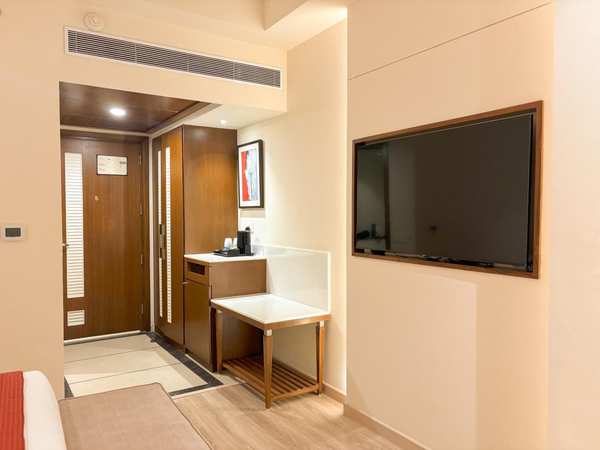 Western Hotel 4*