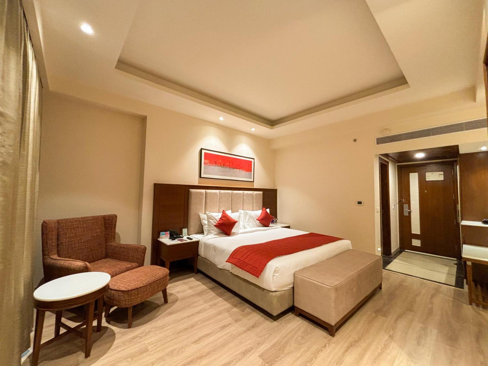 Western Hotel 4*