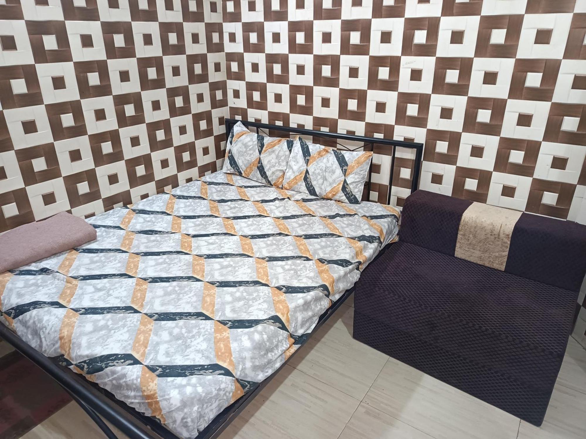 Sidhu Double Bed Attach Bathroom Guest house *