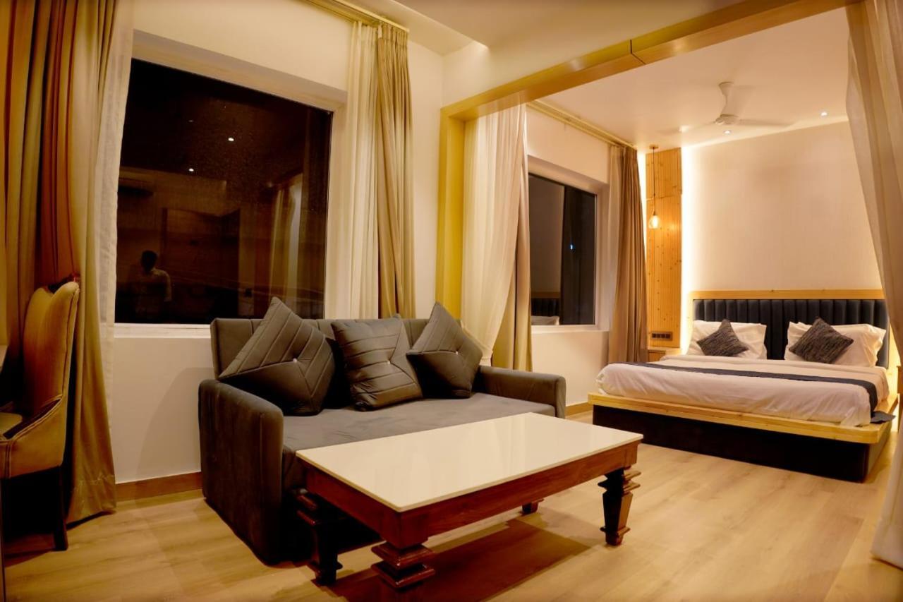 Hotel King's Way 3*
