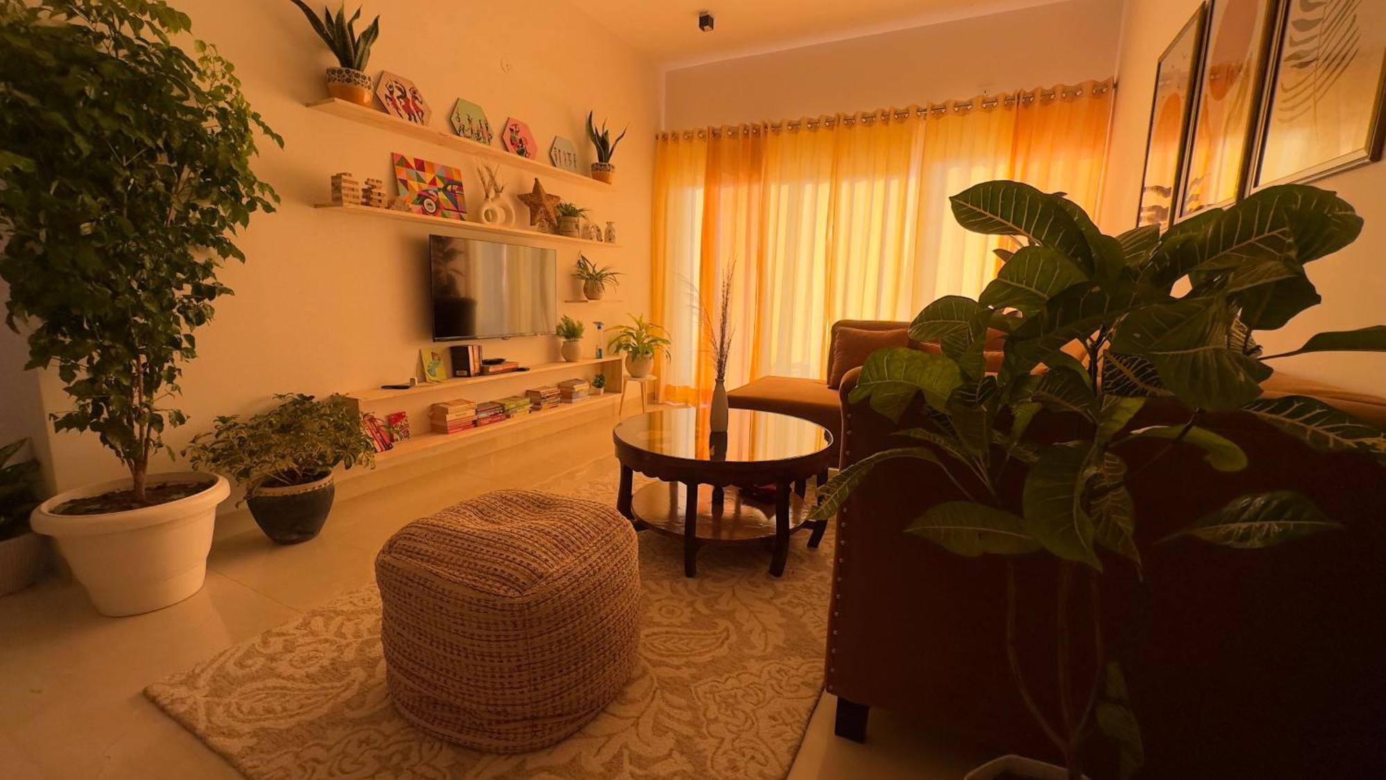 Hazel : Minimalist Apartment *