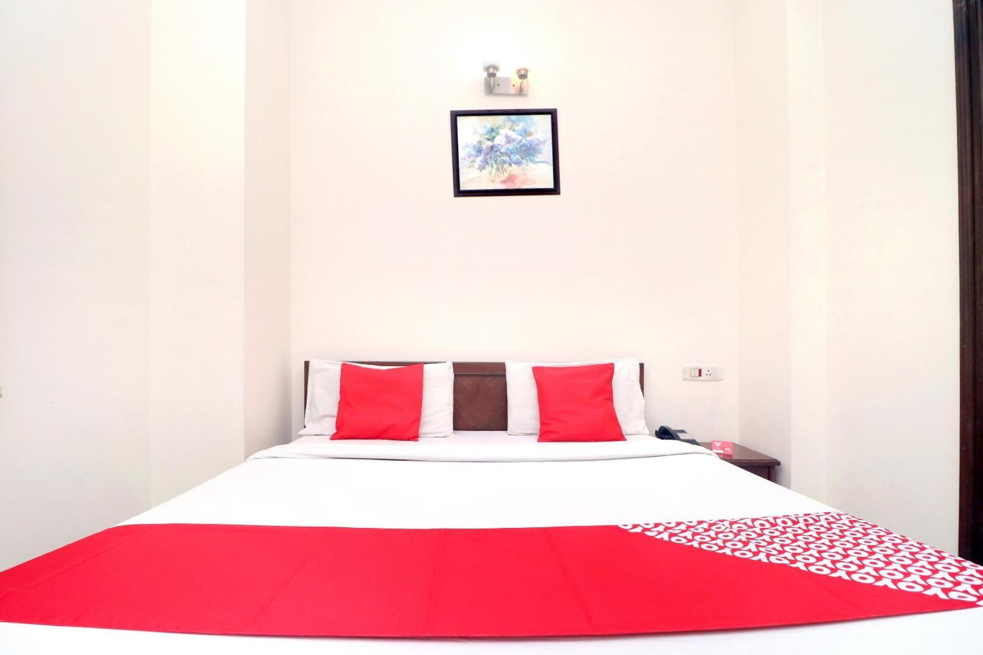 Oyo Temple View Hotel