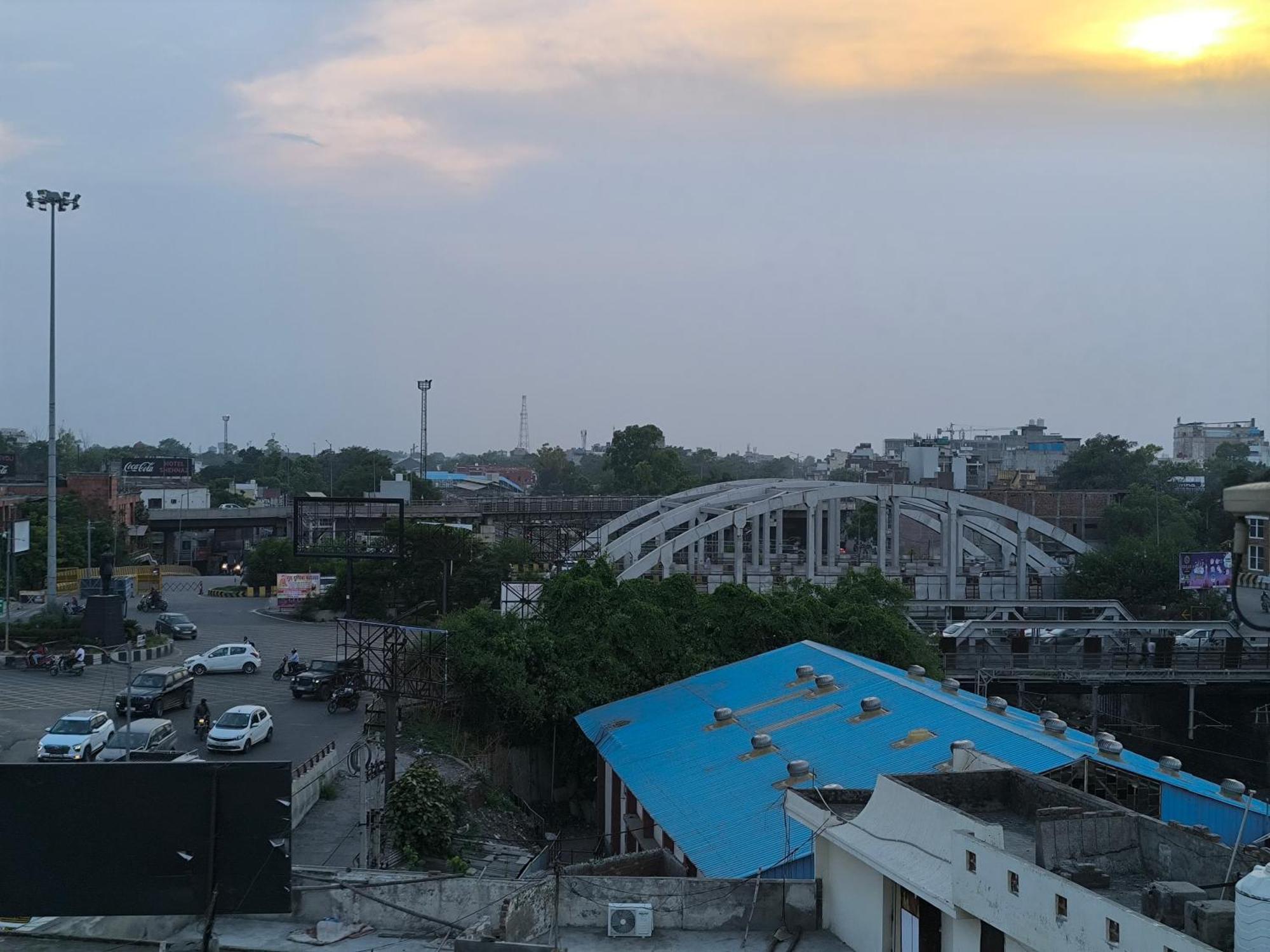 Hotel Jogi Welcome Families, Friends, Groups, Couples, Singles Fully Airconditioner, Attach Washrooms, Lift, Wifi, 24 Service, Power Backup Amritsar