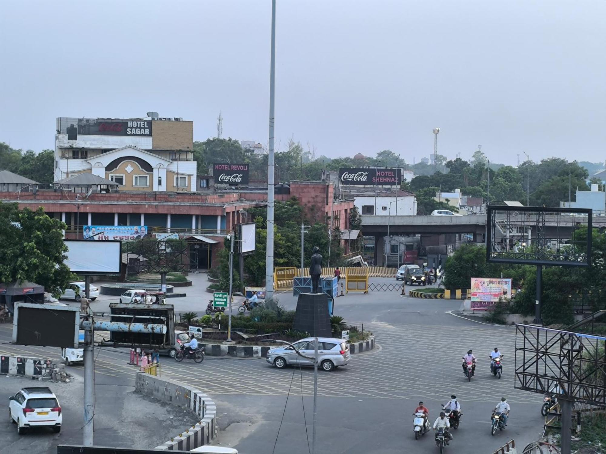 Hotel Jogi Welcome Families, Friends, Groups, Couples, Singles Fully Airconditioner, Attach Washrooms, Lift, Wifi, 24 Service, Power Backup Amritsar