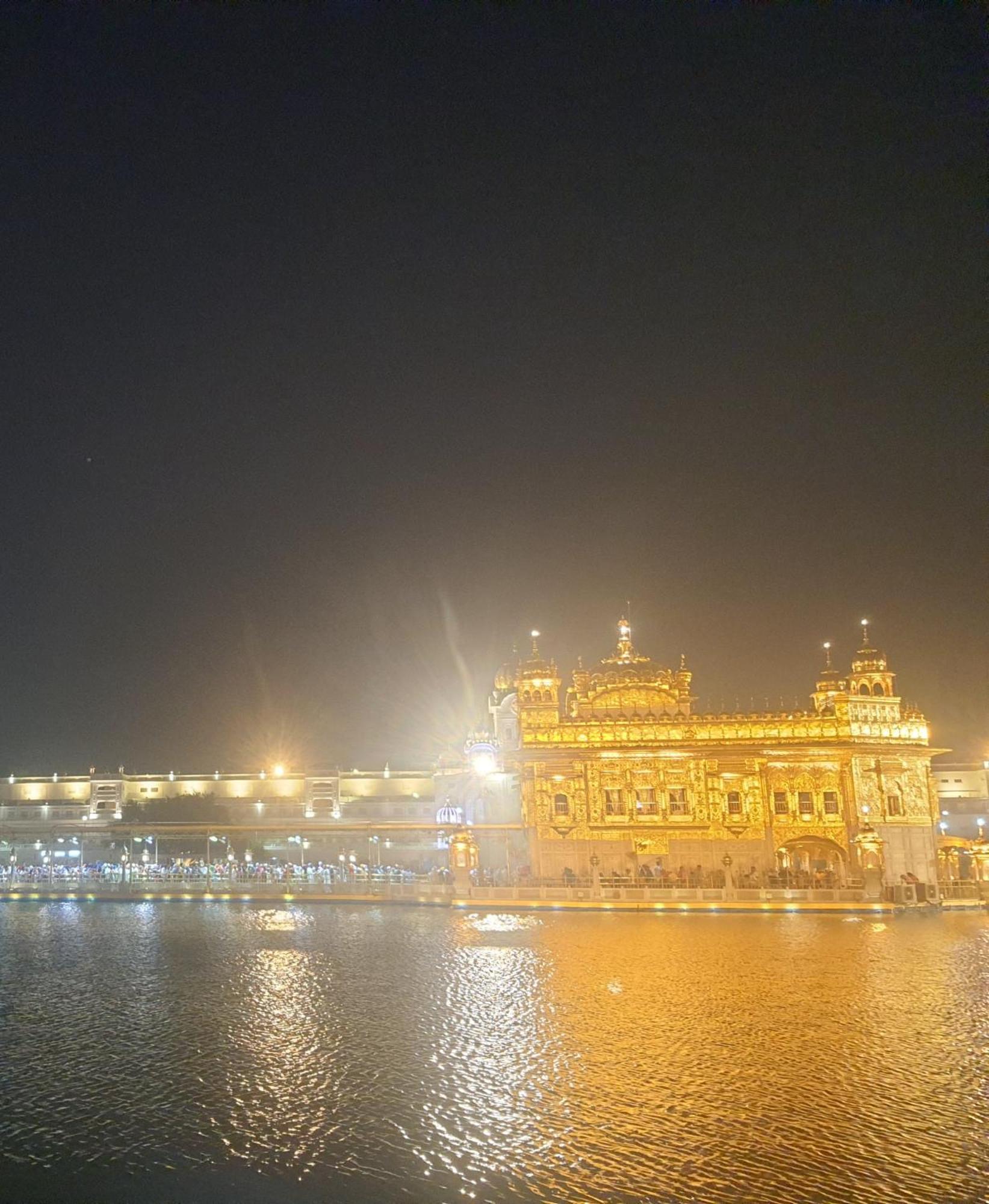 Jogi Welcome Families, Friends, Groups, Couples, Singles Fully Airconditioner, Attach Washrooms, Lift, Wifi, 24 Service, Power Backup Amritsar