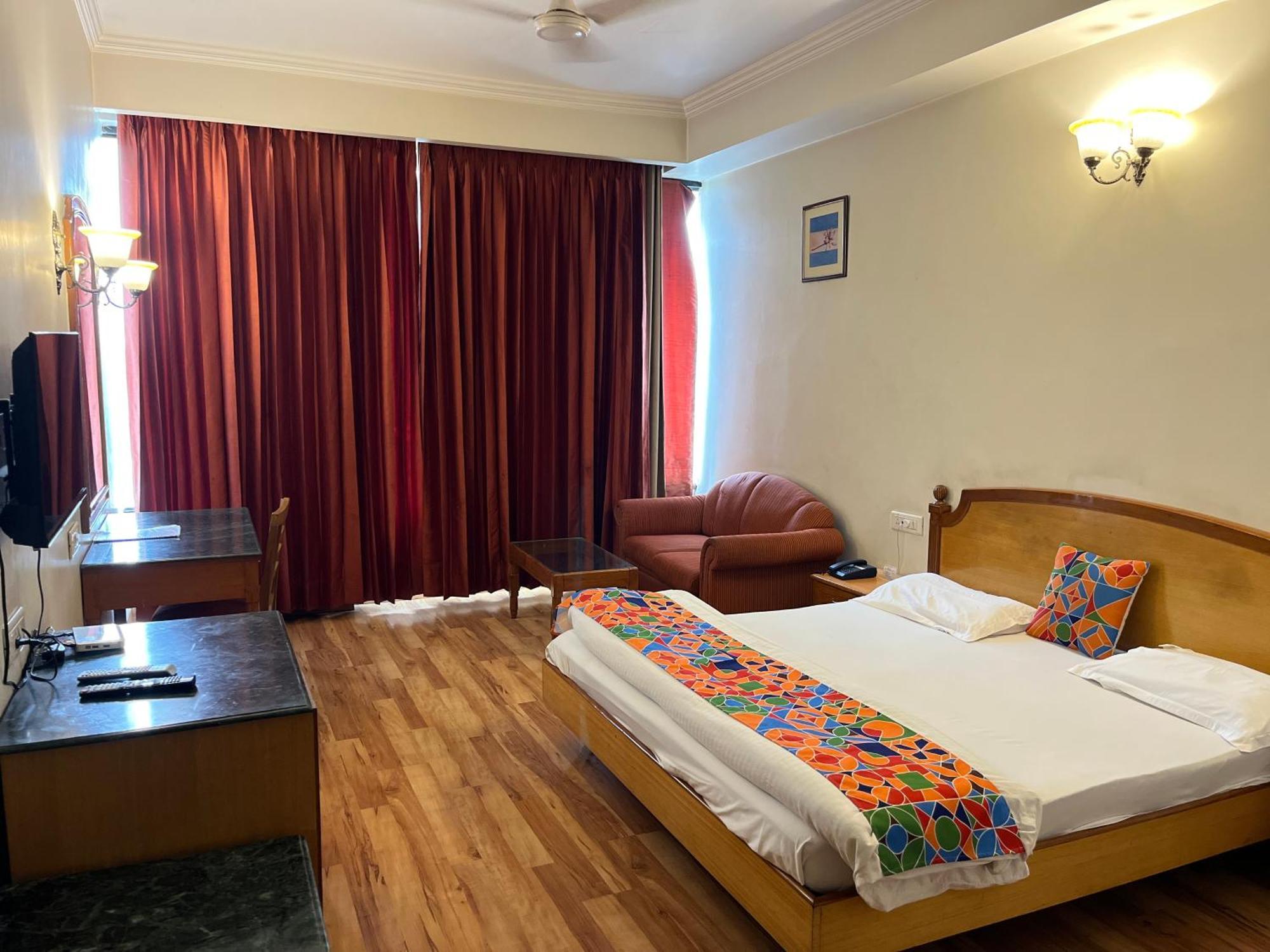 Hotel Surya Residency 3*
