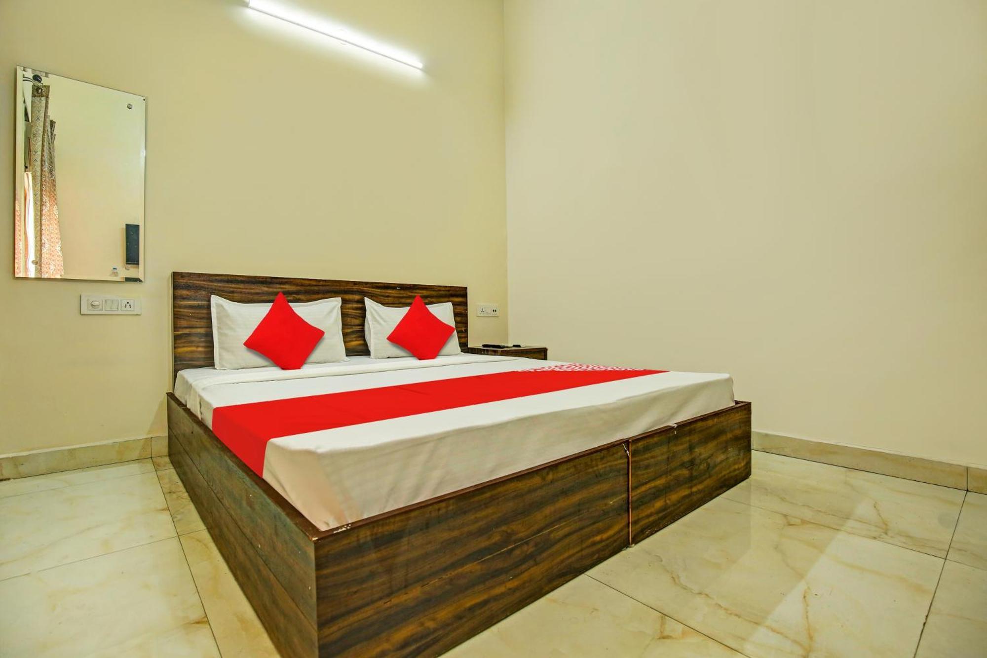 O Bhandari Hotel 4*