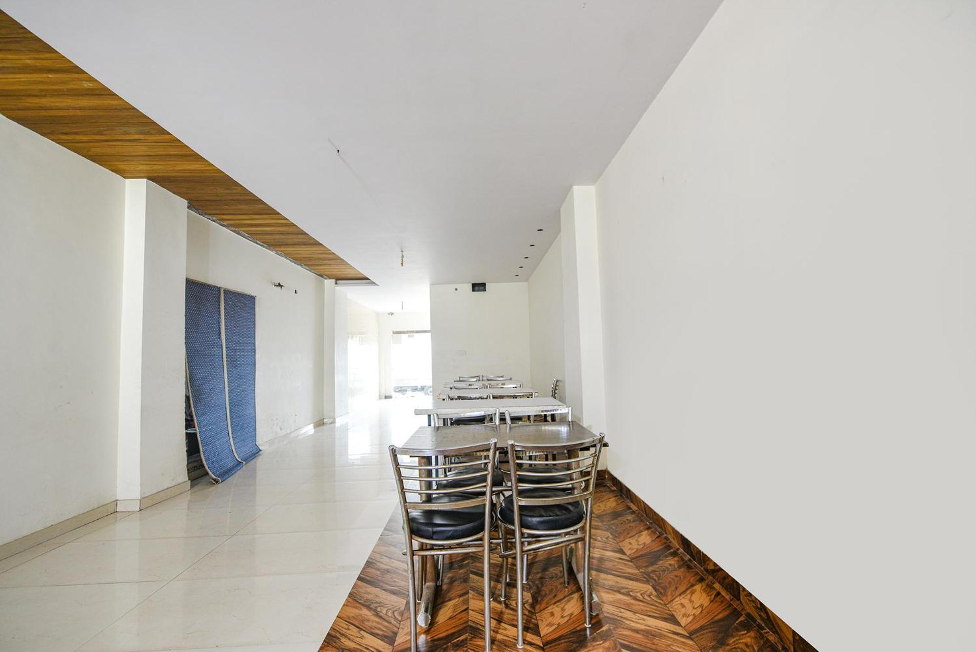 Fabhotel Savera Park Hotel
