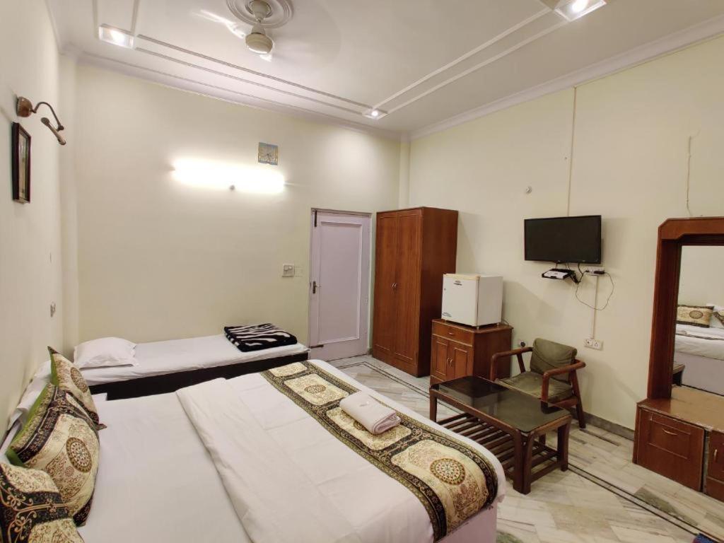 Haridarshan 50 Footsteps From Golden Temple Hotel *