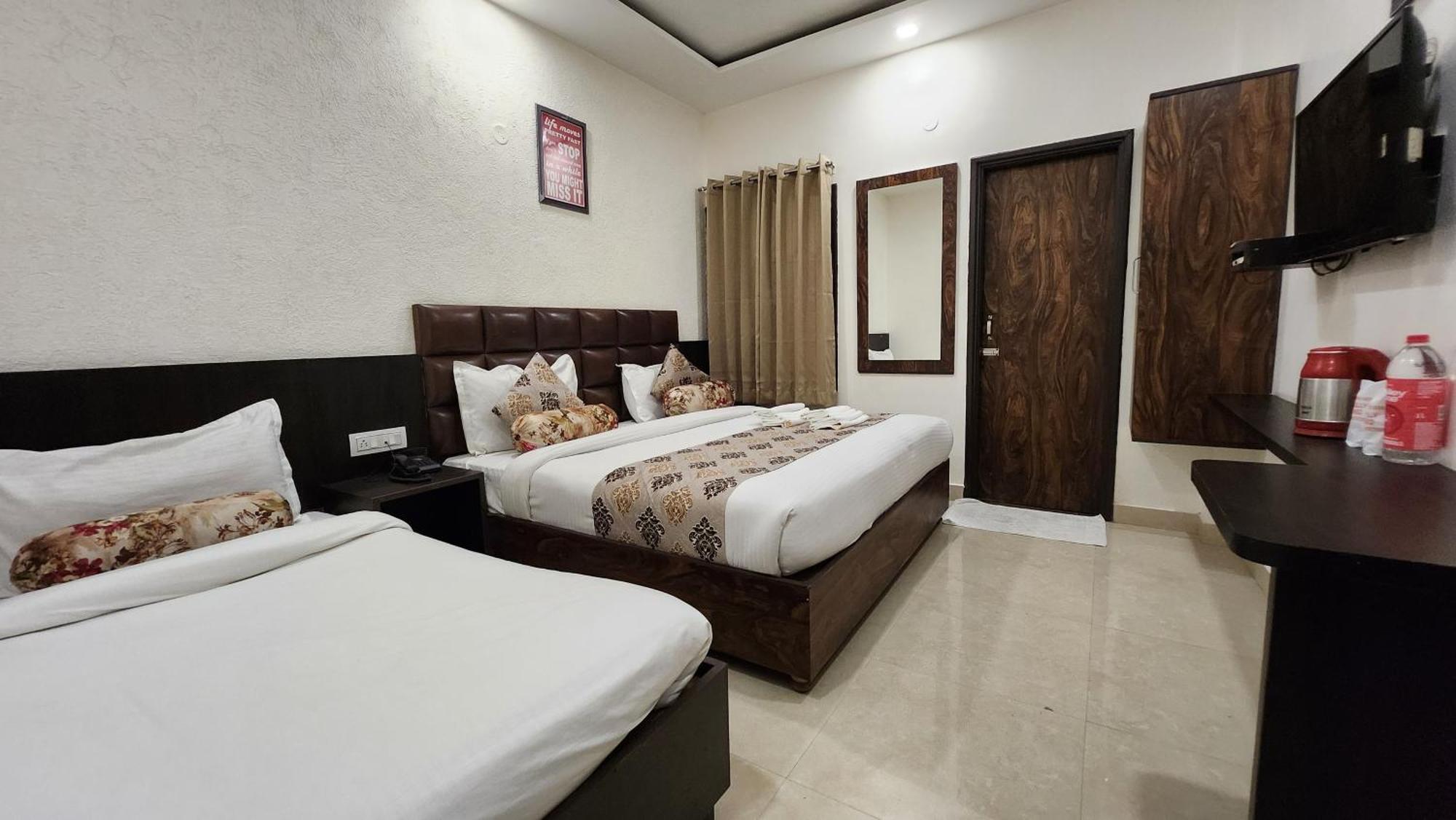 Krishnas Hotel 2*
