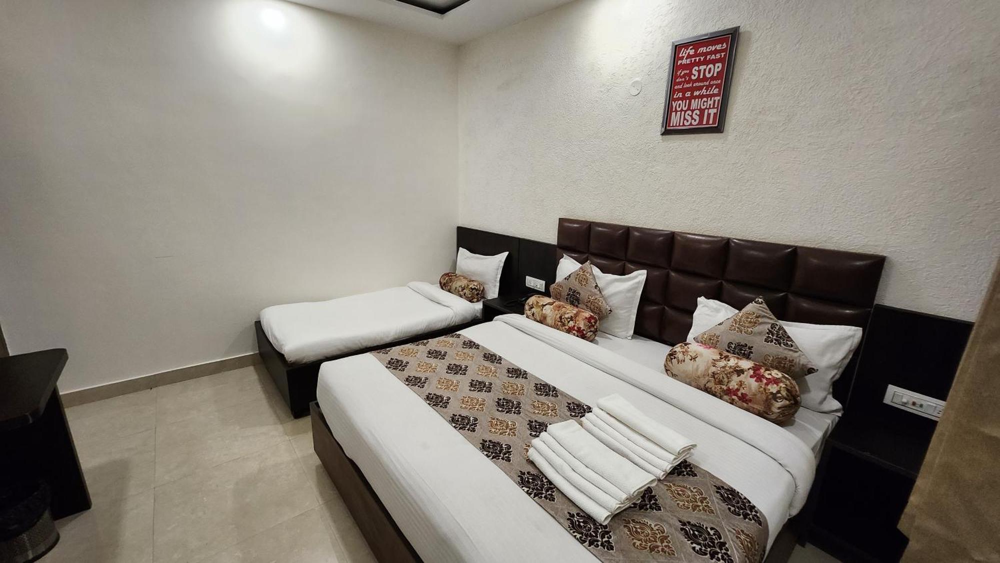 Krishnas Hotel 2*