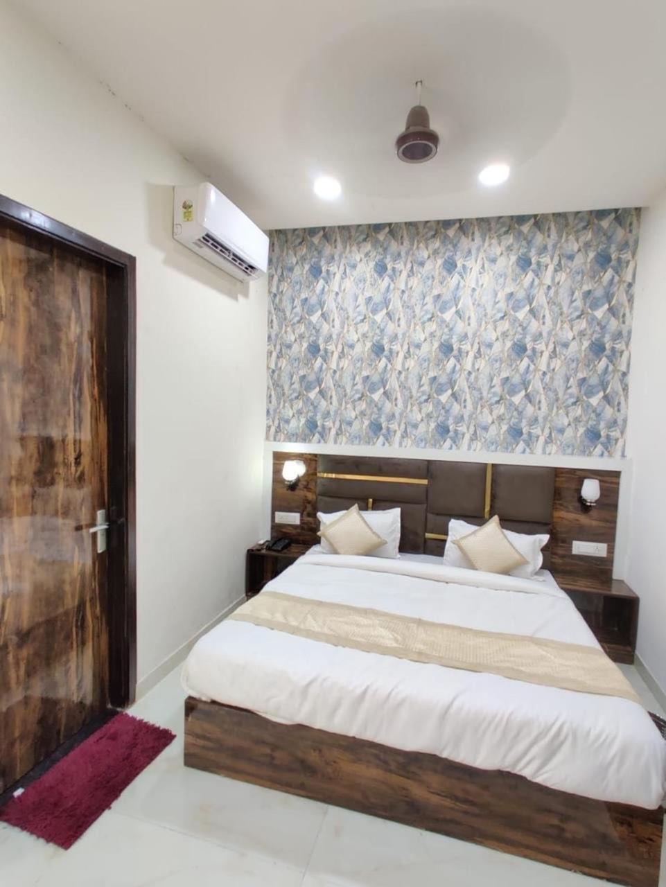 Hotel Gs 200 Mtr From Golden Temple Amritsar