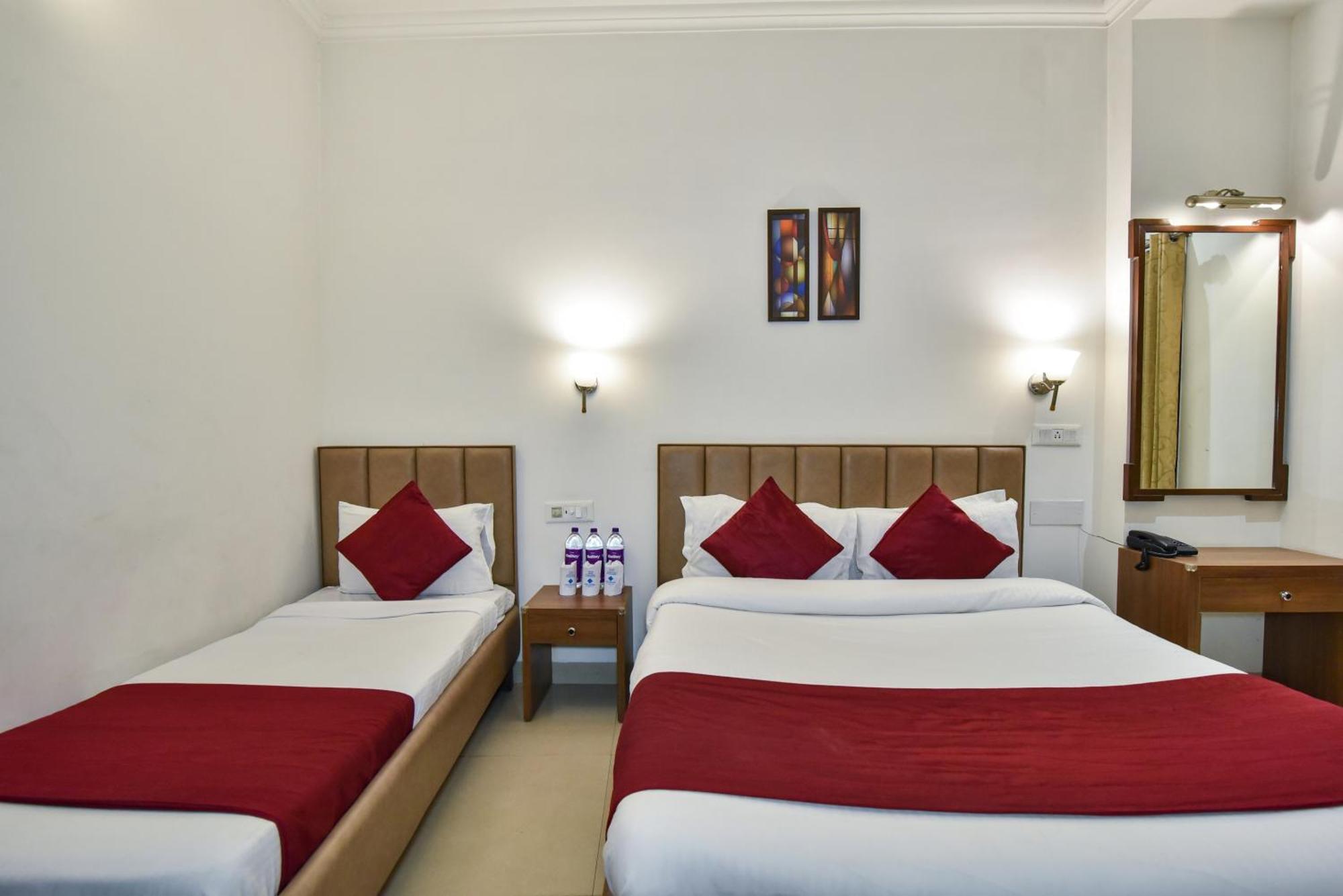Hotel Sapphire Opposite Golden Temple 3*