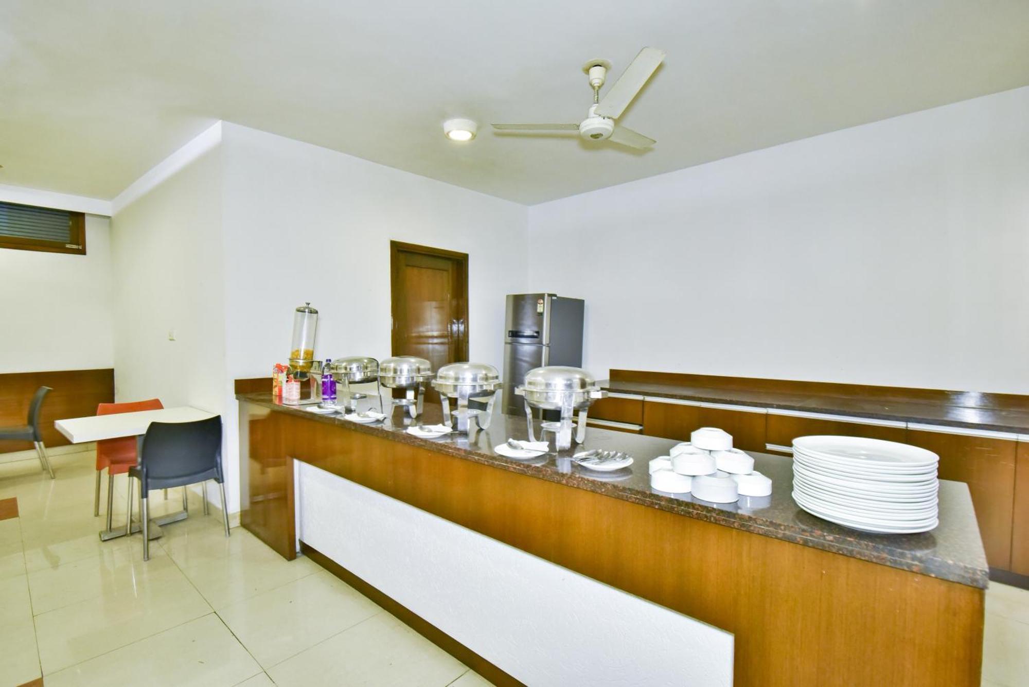 Hotel Sapphire Opposite Golden Temple 3*