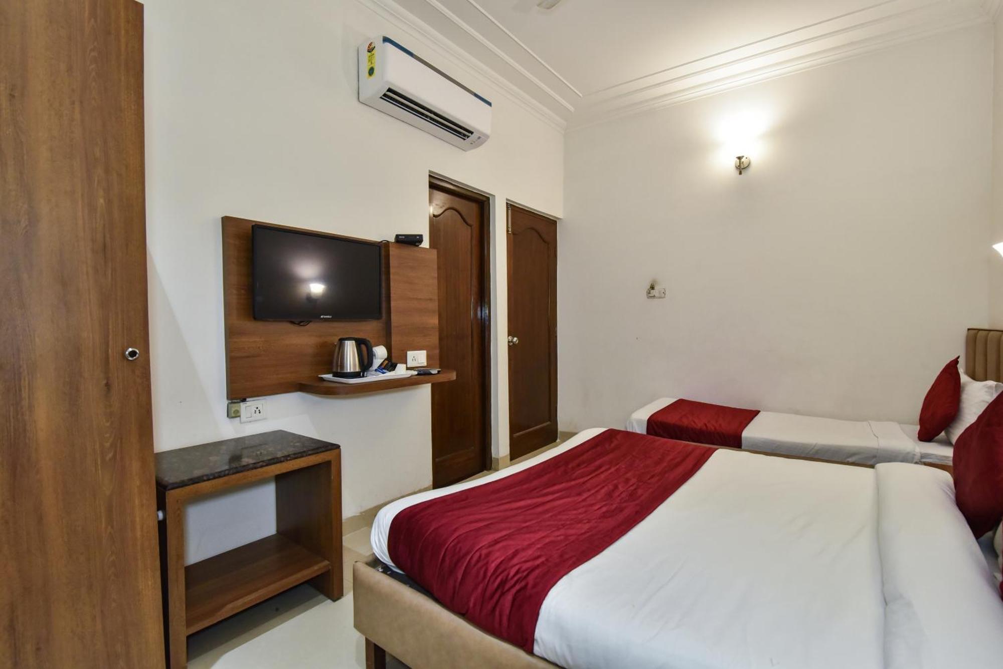 Hotel Sapphire Opposite Golden Temple Amritsar