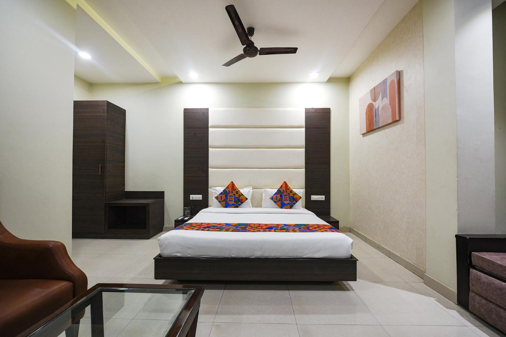 Fabhotel Kk Continental 50 Meter From Railway Station - 2* Amritsar