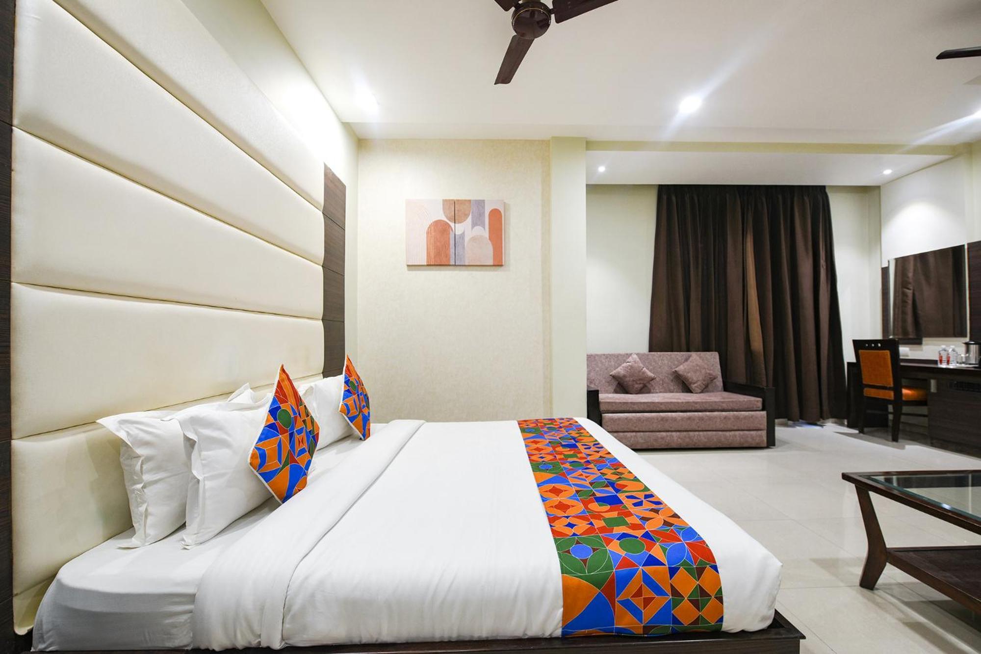 Fabhotel Kk Continental 50 Meter From Railway Station - Hotel
