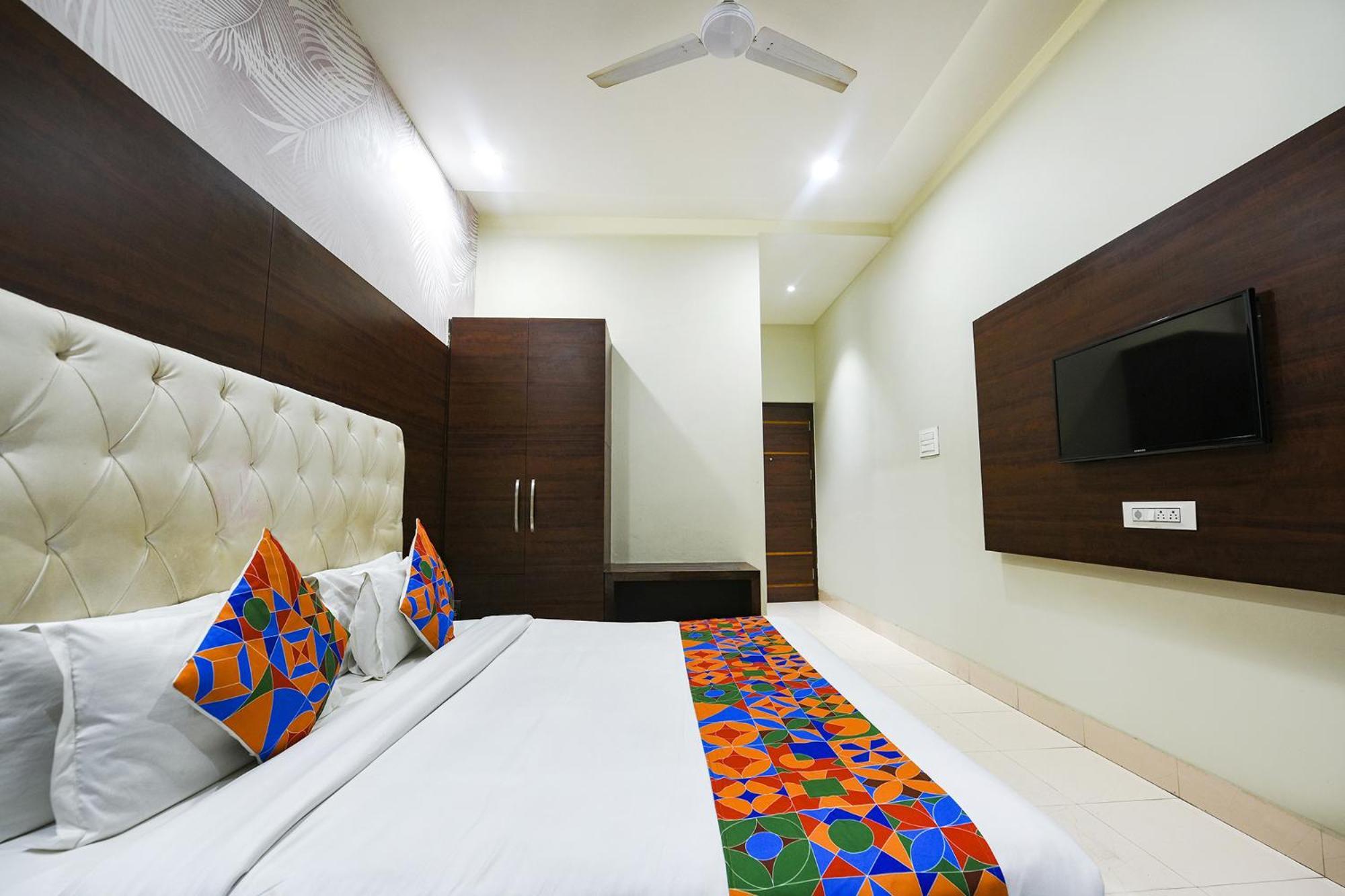 Hotel Fabhotel Kk Continental 50 Meter From Railway Station - Amritsar
