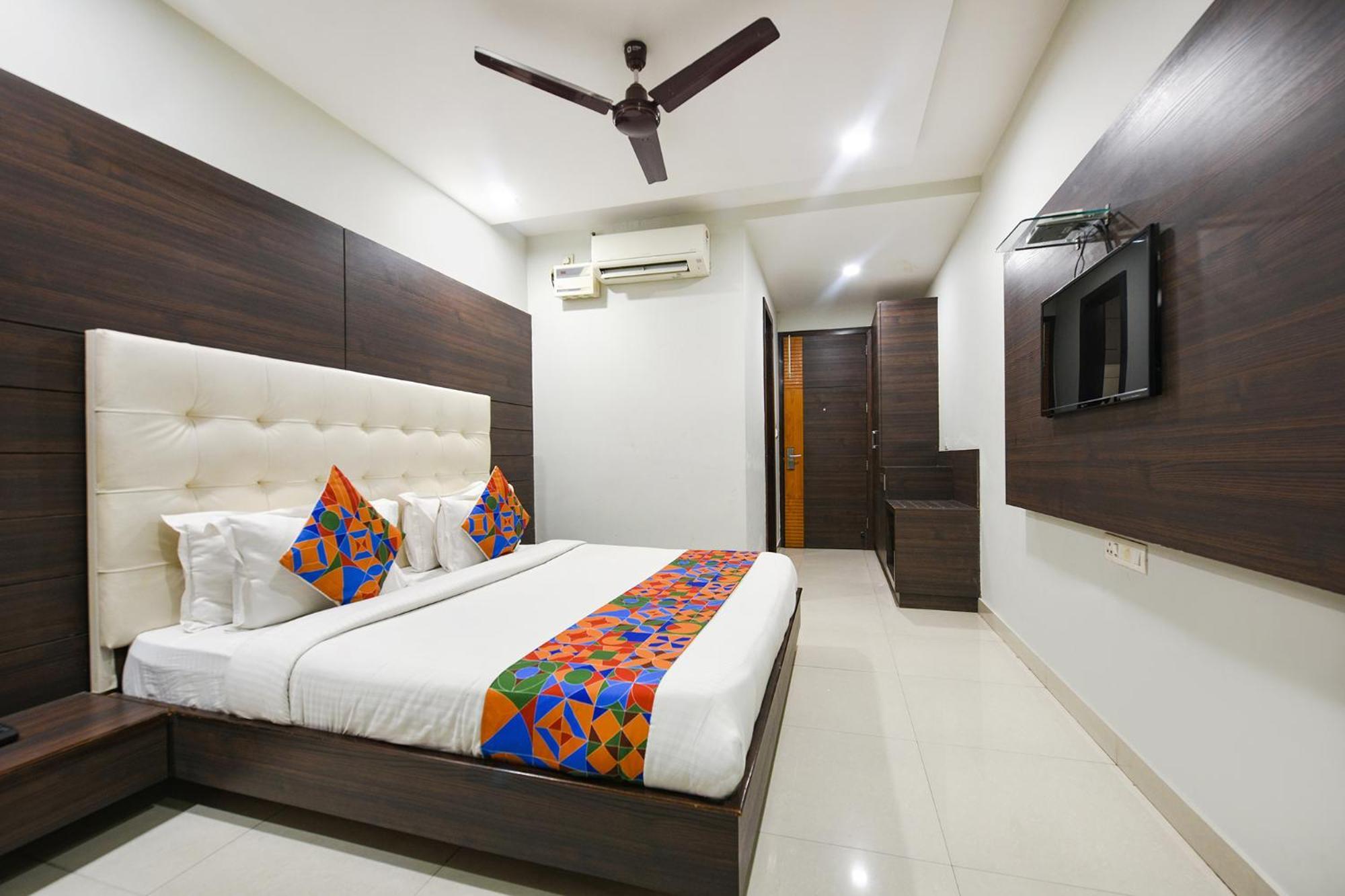 Fabhotel Kk Continental 50 Meter From Railway Station - Hotel