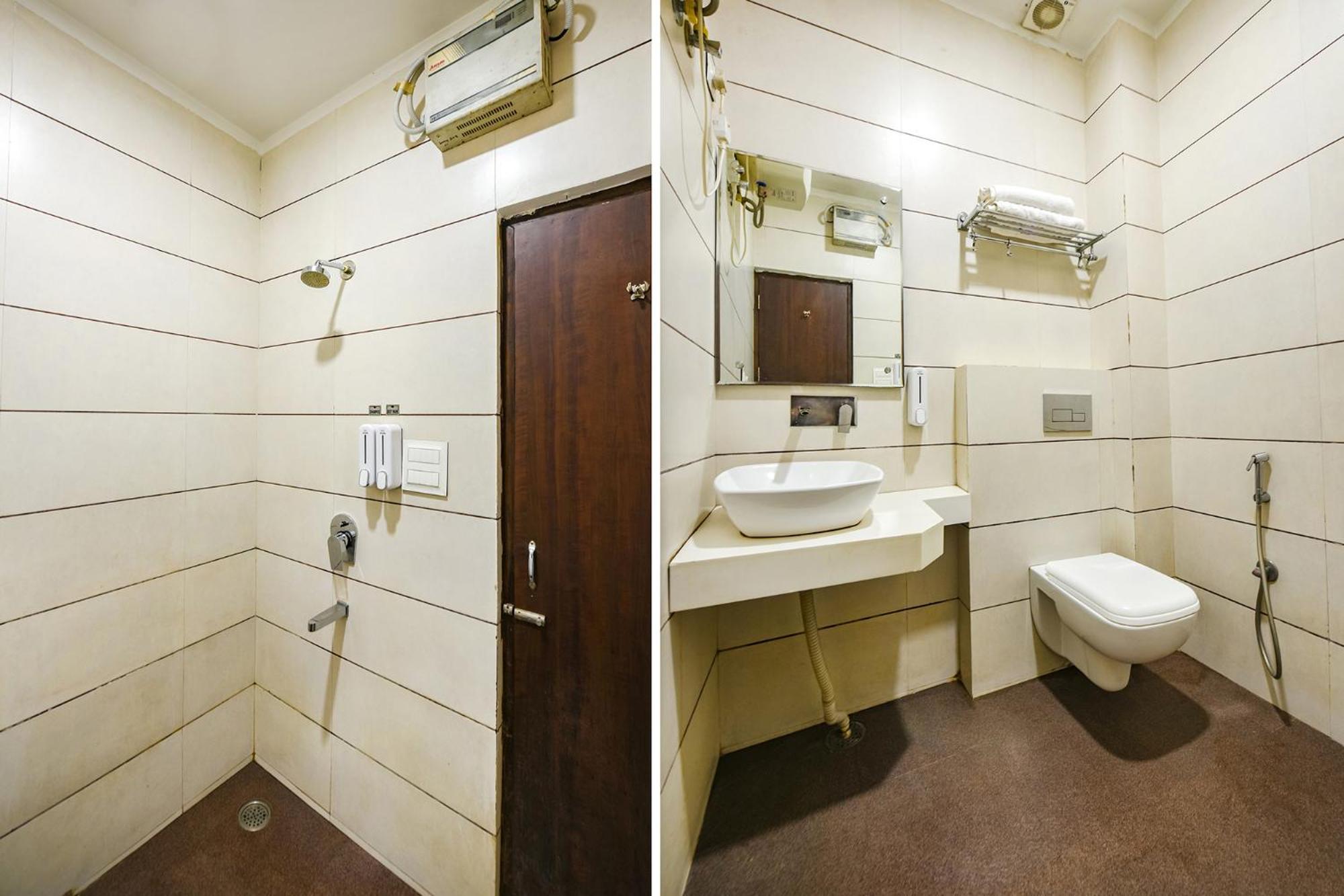 Hotel Fabhotel Kk Continental 50 Meter From Railway Station - 2*
