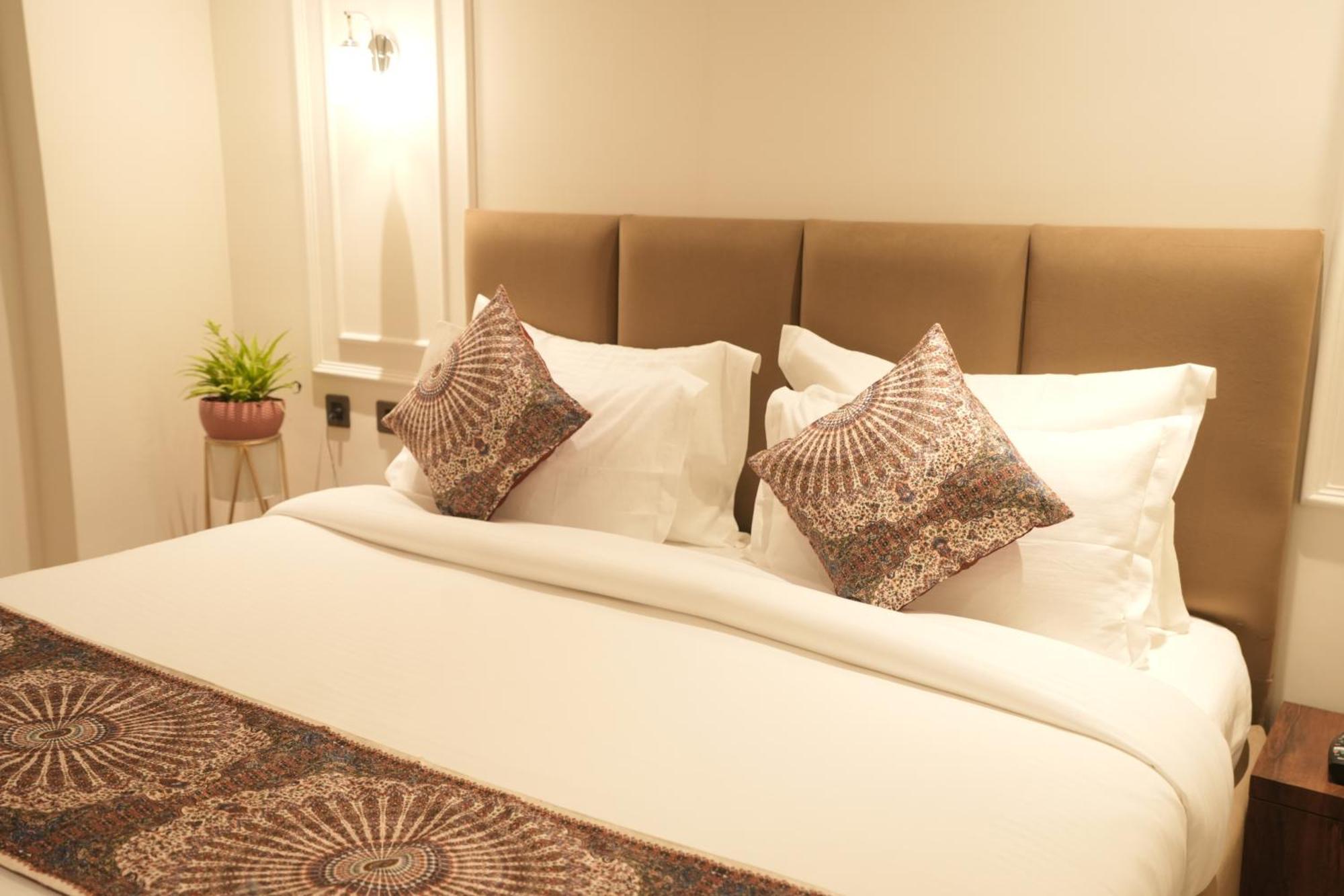 One Earth Elegant Hotel Amritsar