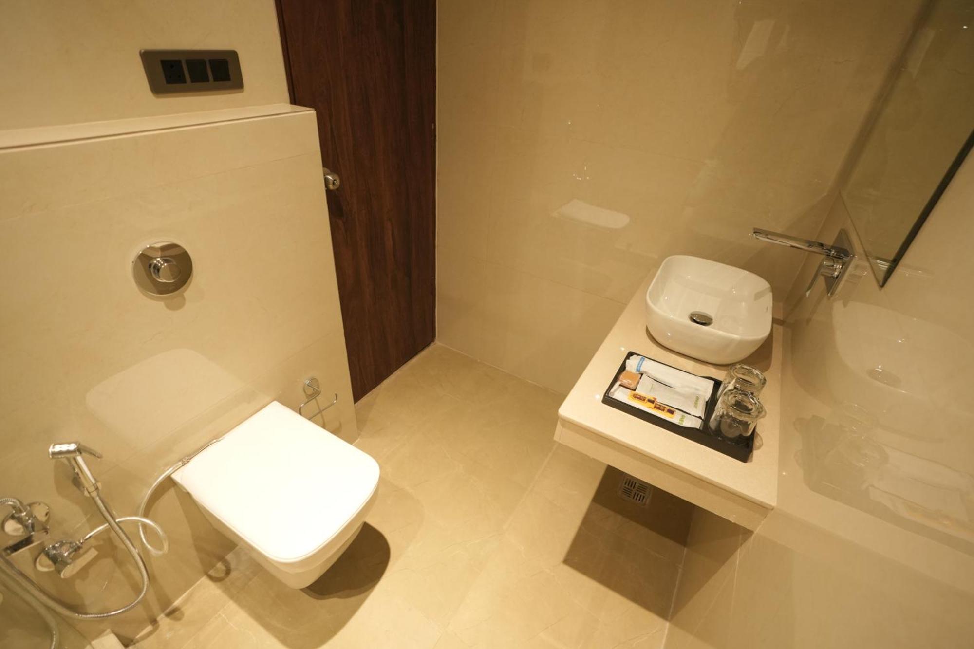 One Earth Elegant Hotel 4*