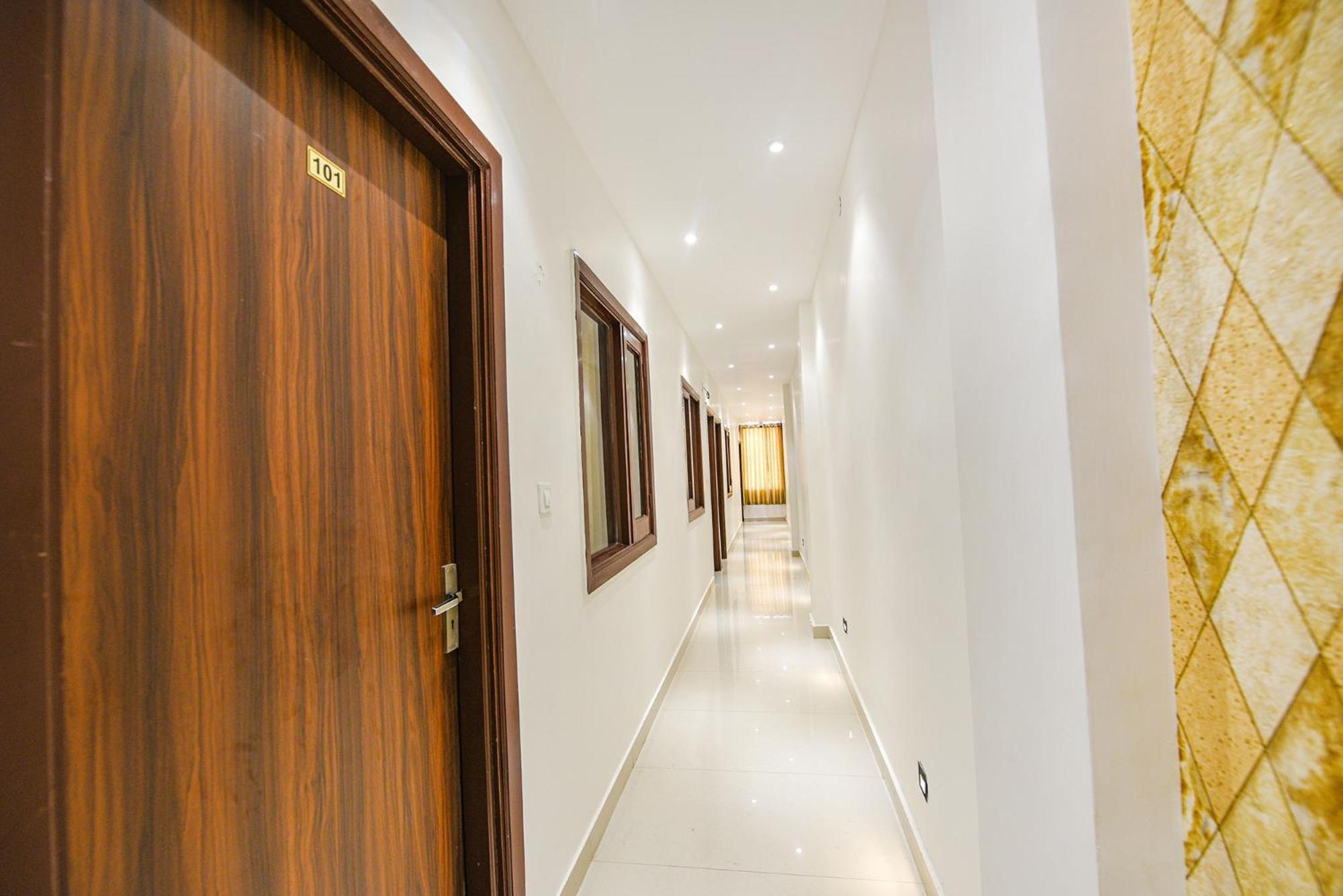 Fabhotel Solace Hotel 3*