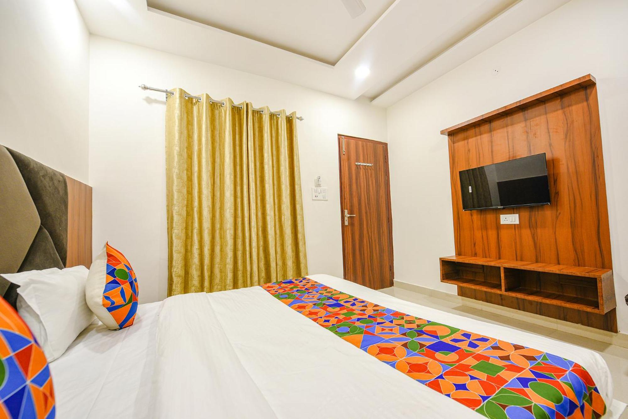 Fabhotel Solace