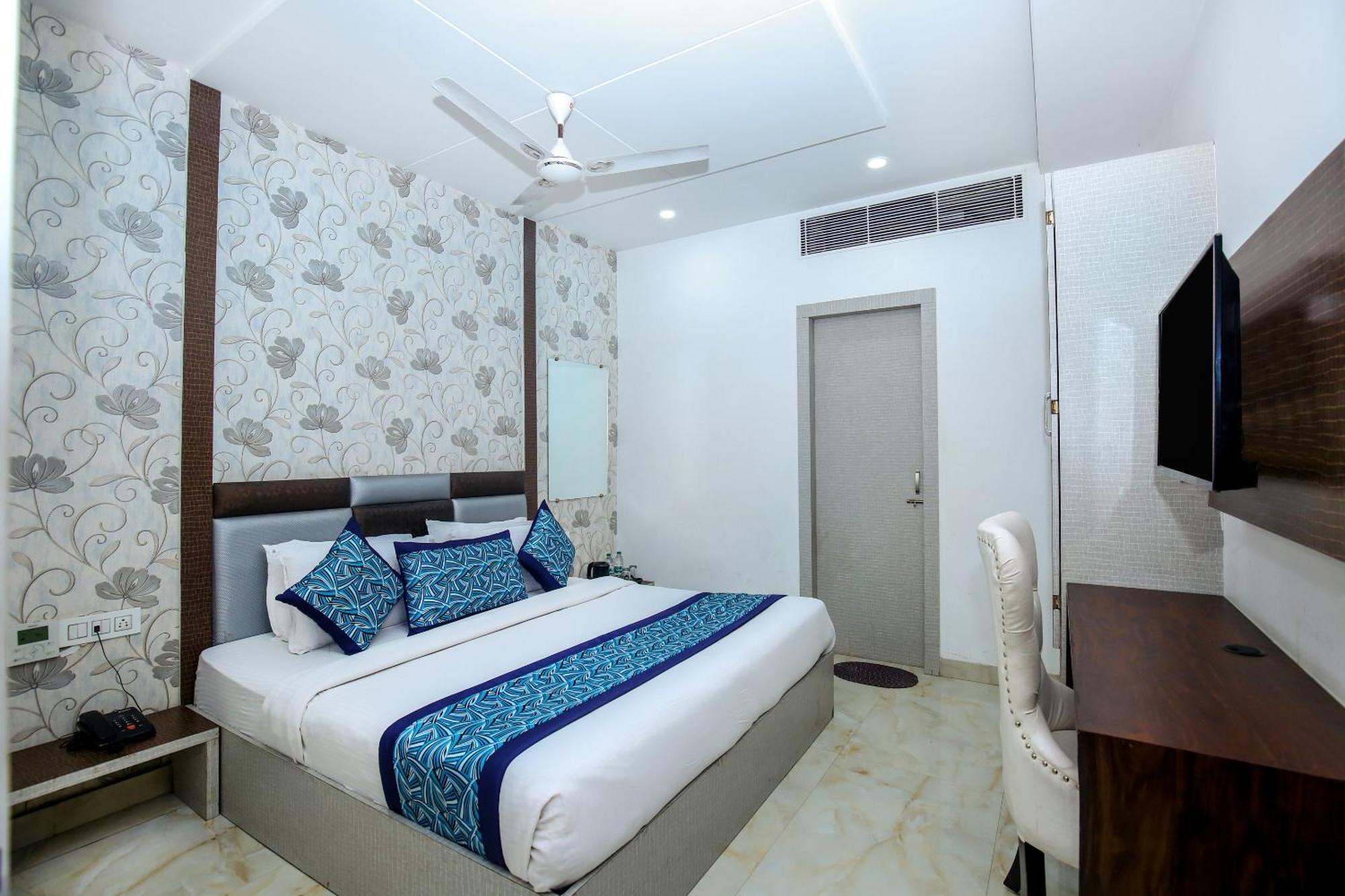 A Star - 50 Meter From Golden Temple Hotel 3*