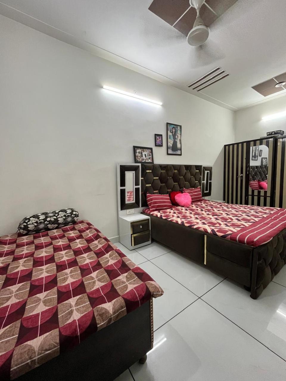 Krishna Niwas Hl-177 Apartment *