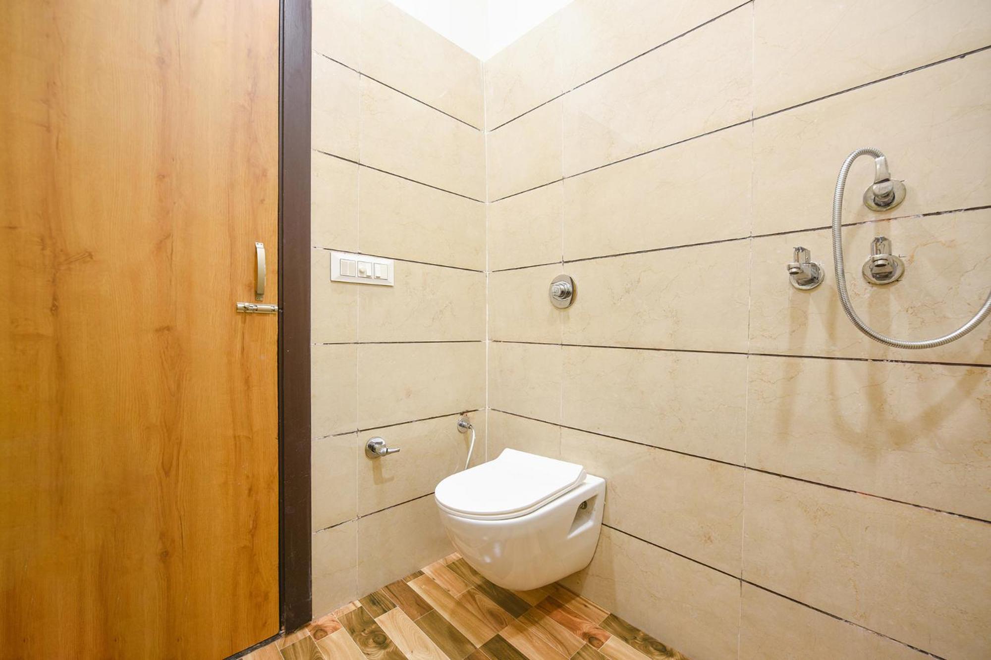 Fabhotel Golden Tree 3*
