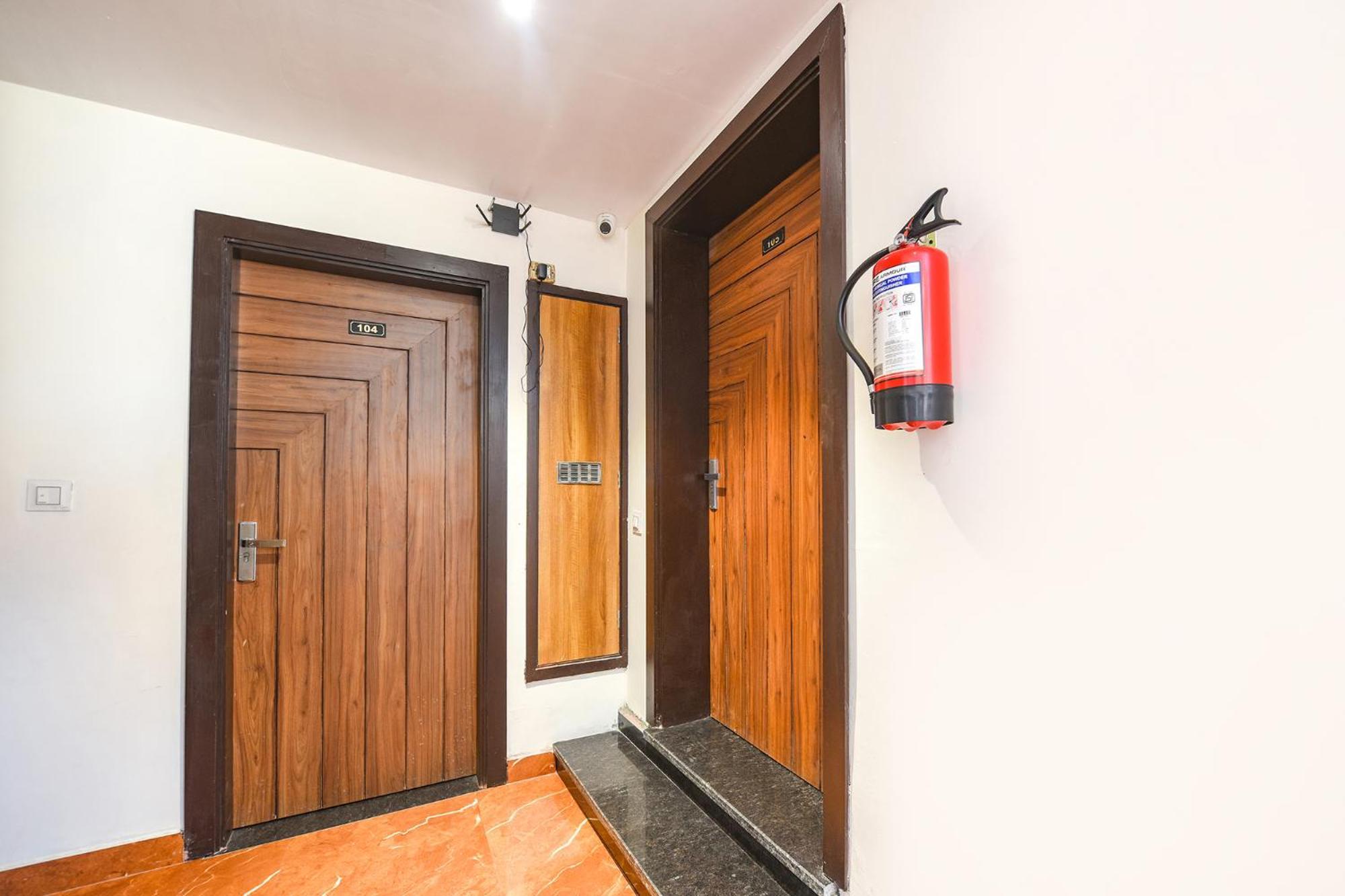 Fabhotel Golden Tree 3*