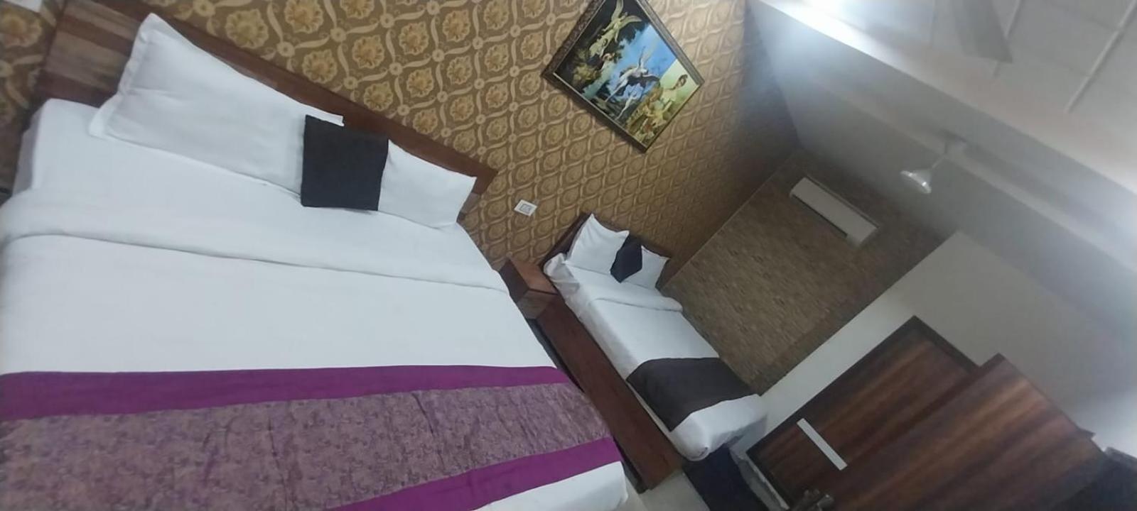 Kd Near Jallianwala Bagh Hotel 3*