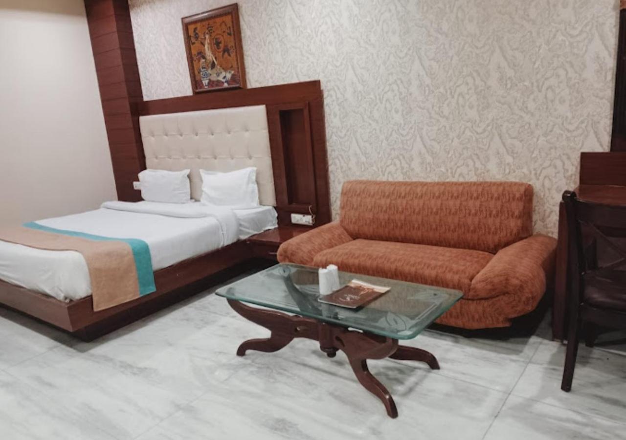 Sanjog International Hotel 3*
